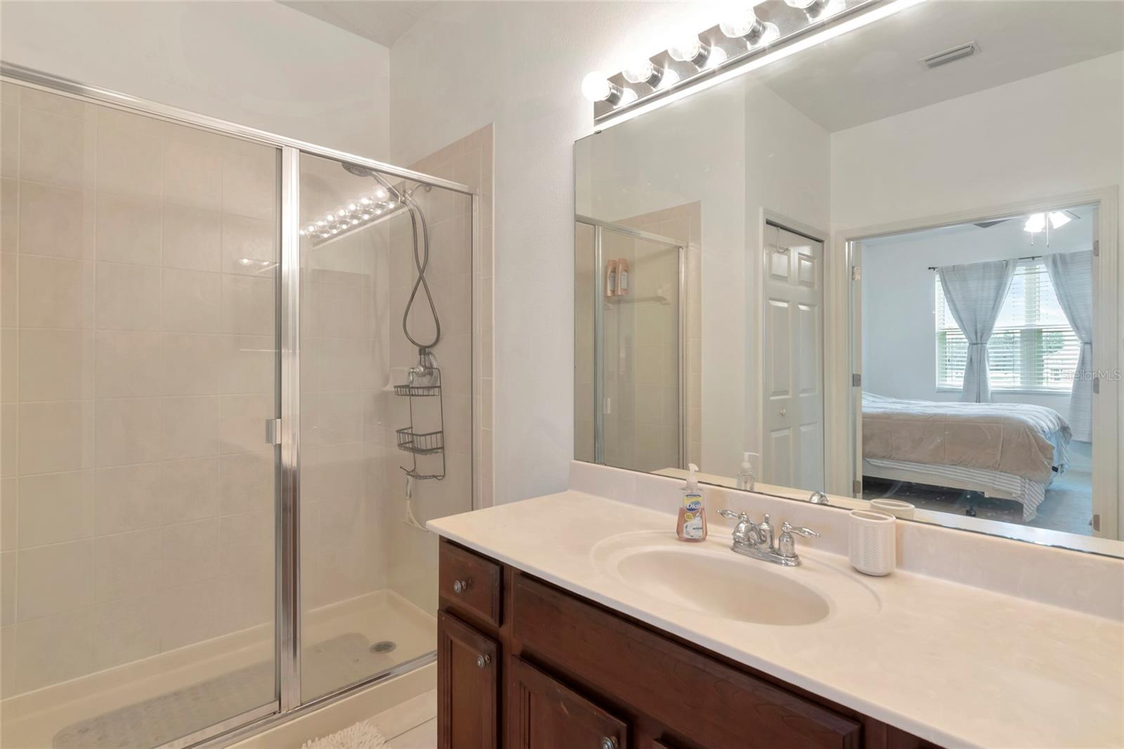 3426 Parkridge Cir #34-105, Sarasota, FL 34243 — photo 9 of 37