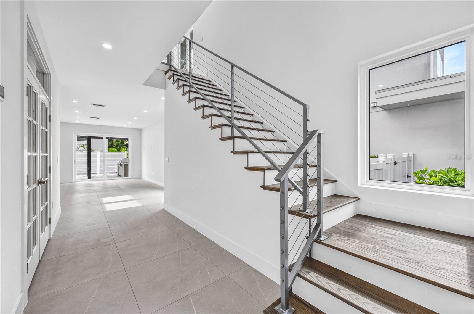 2590 Floyd St, Sarasota, FL 34239 — photo 2 of 69