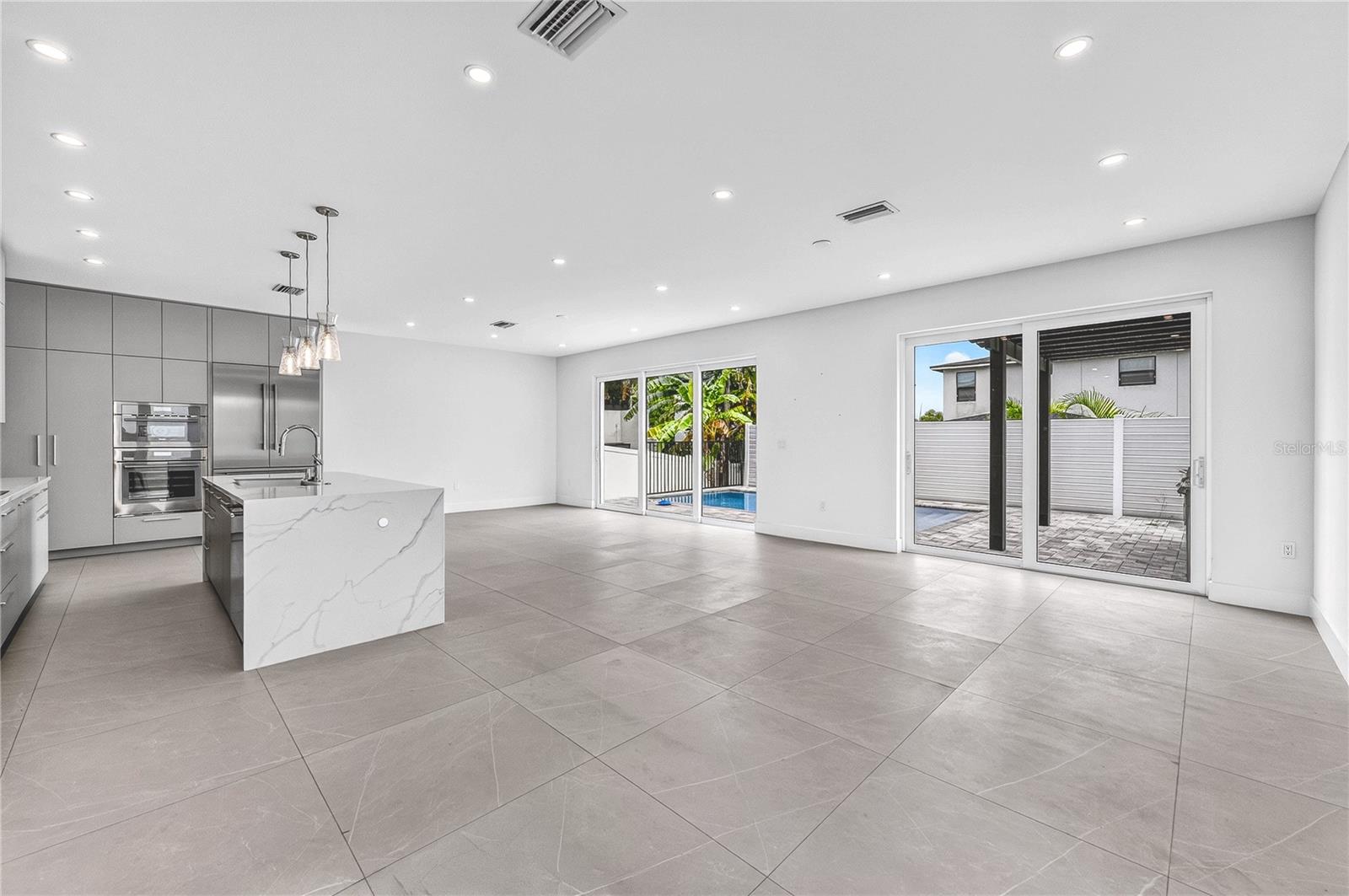 2590 Floyd St, Sarasota, FL 34239 — photo 11 of 69