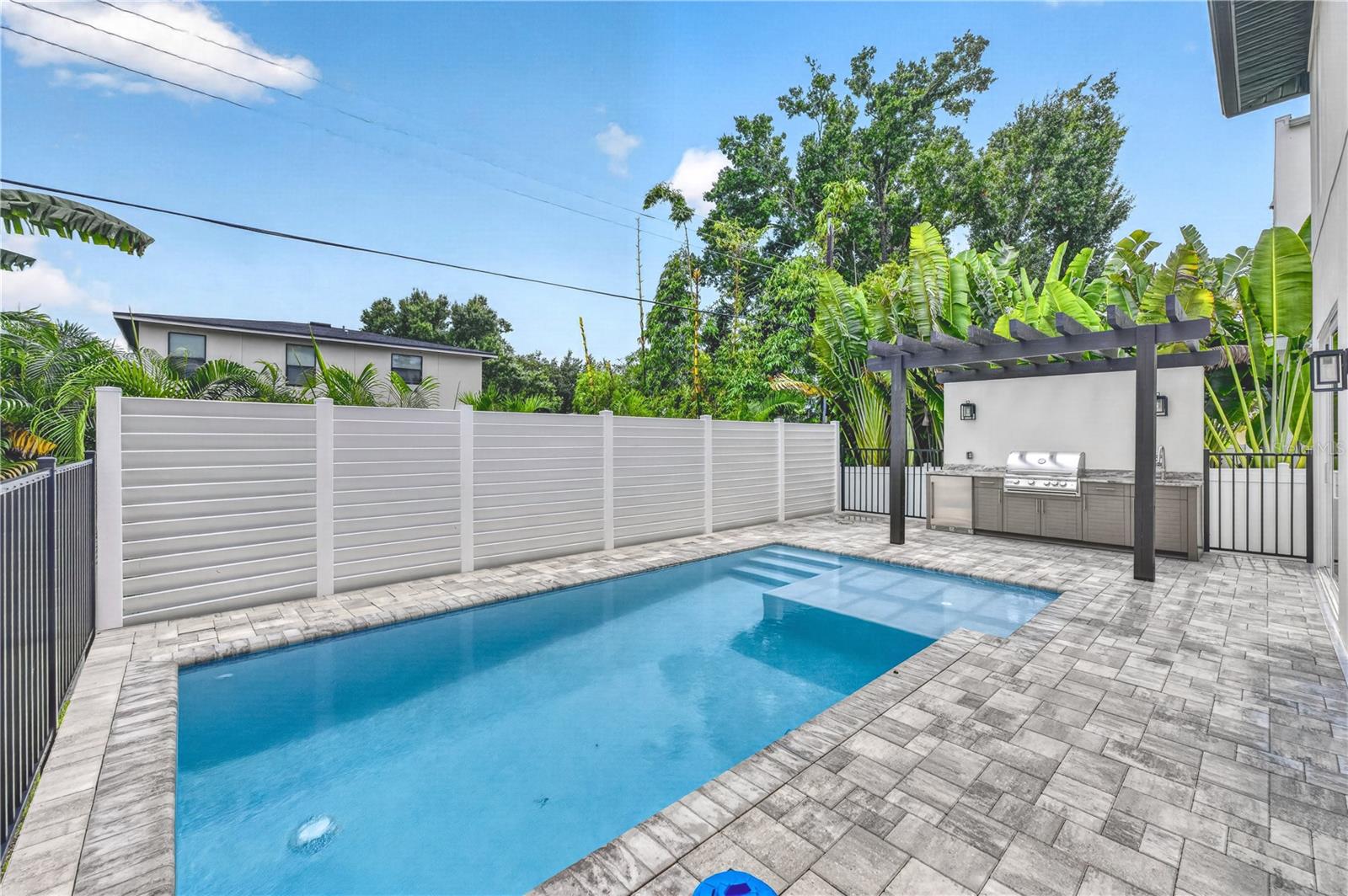 2590 Floyd St, Sarasota, FL 34239 — photo 19 of 69