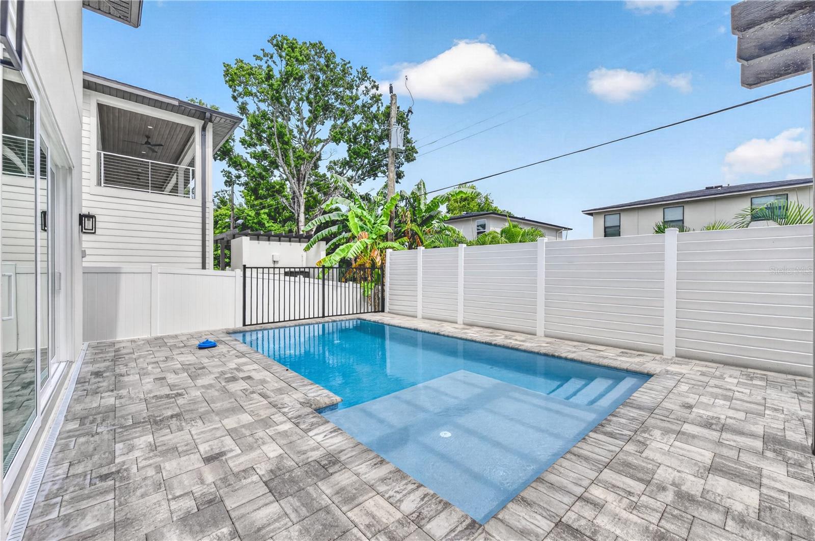 2590 Floyd St, Sarasota, FL 34239 — photo 22 of 69