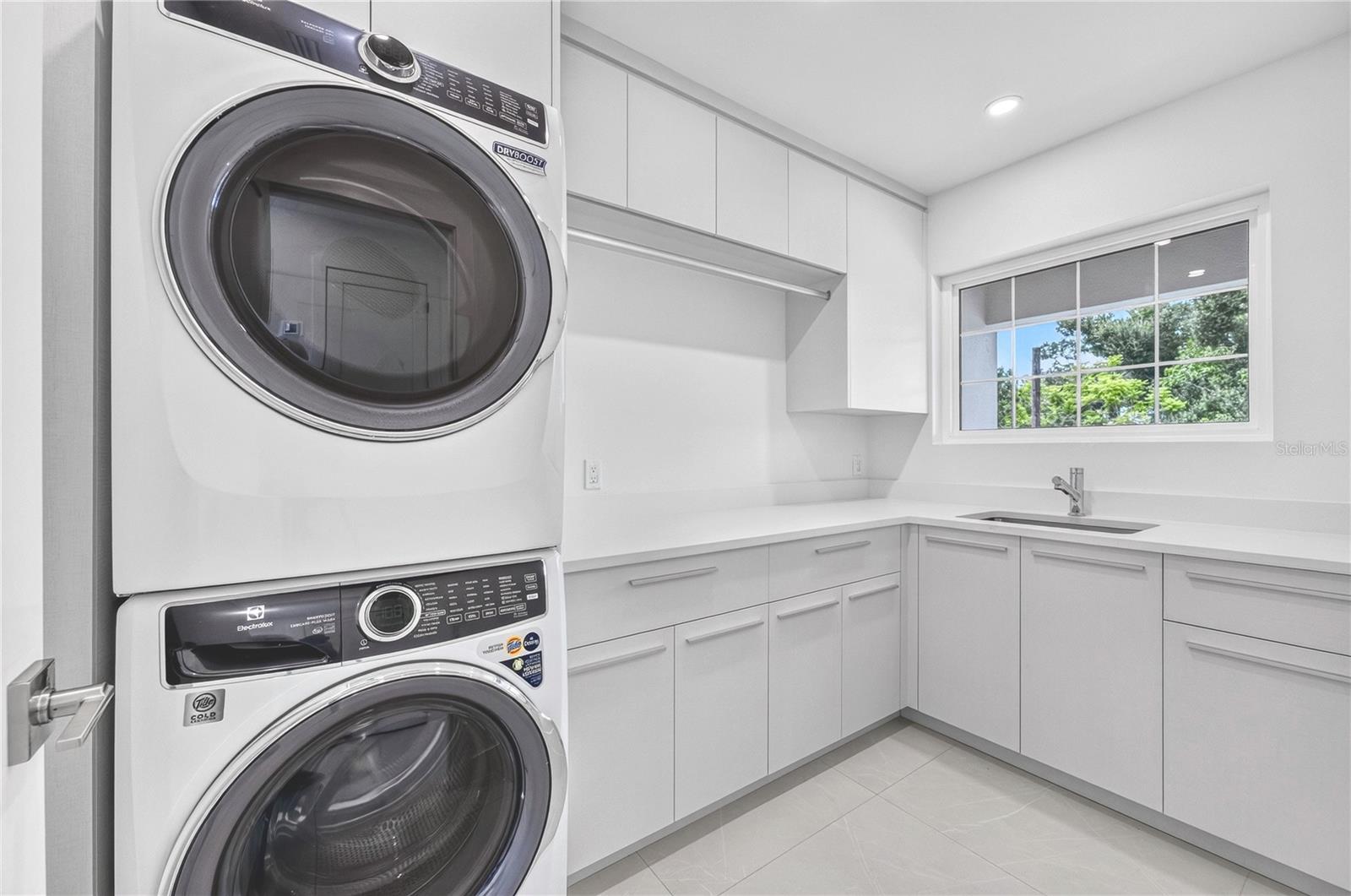 2590 Floyd St, Sarasota, FL 34239 — photo 50 of 69