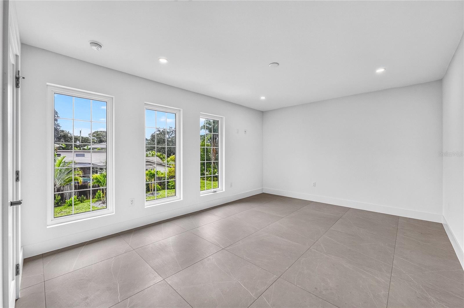 2590 Floyd St, Sarasota, FL 34239 — photo 53 of 69