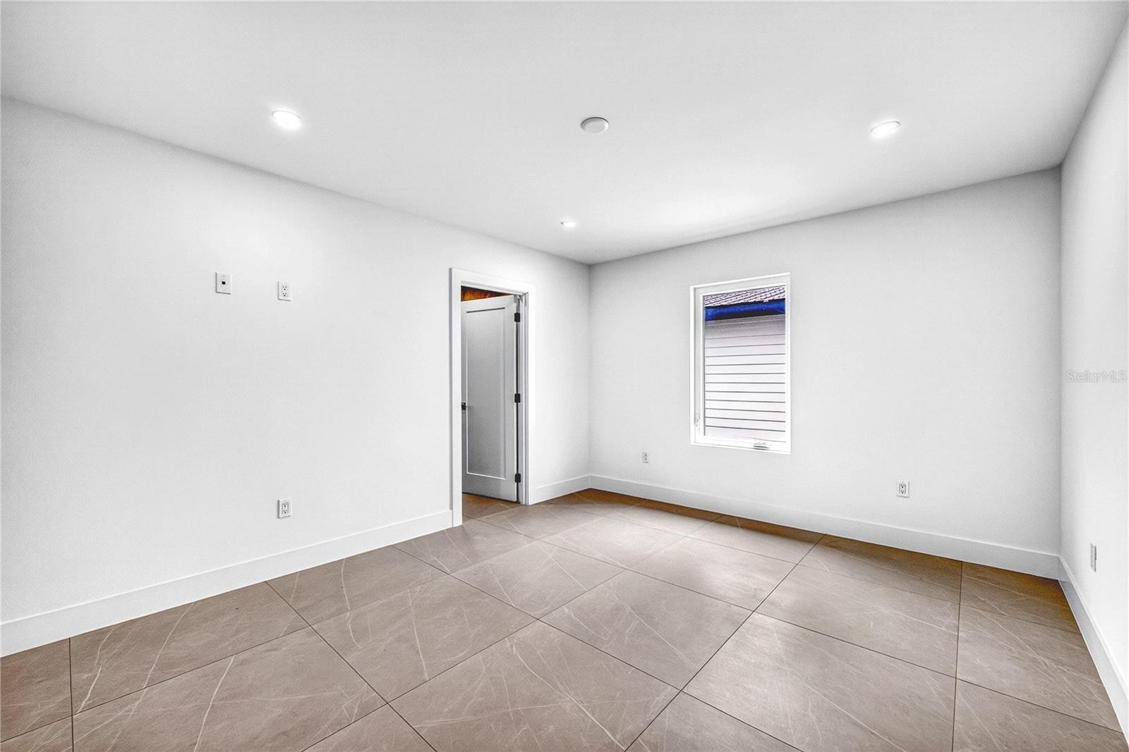 2590 Floyd St, Sarasota, FL 34239 — photo 60 of 69