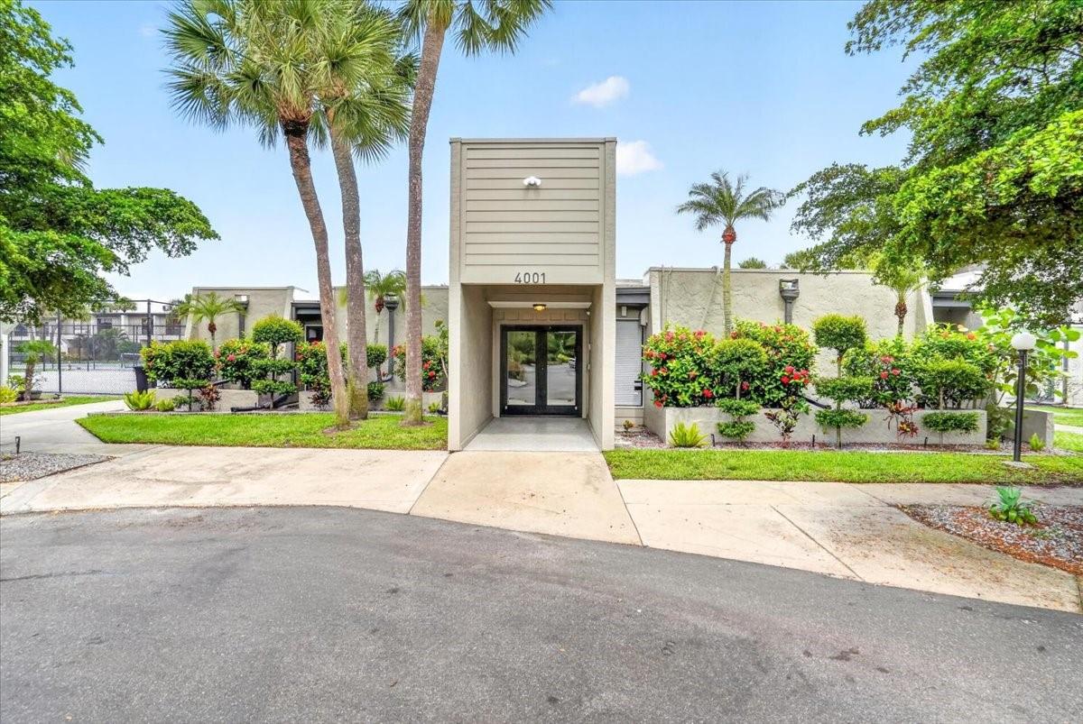 4001 Beneva Rd, #310, Sarasota, FL 34233