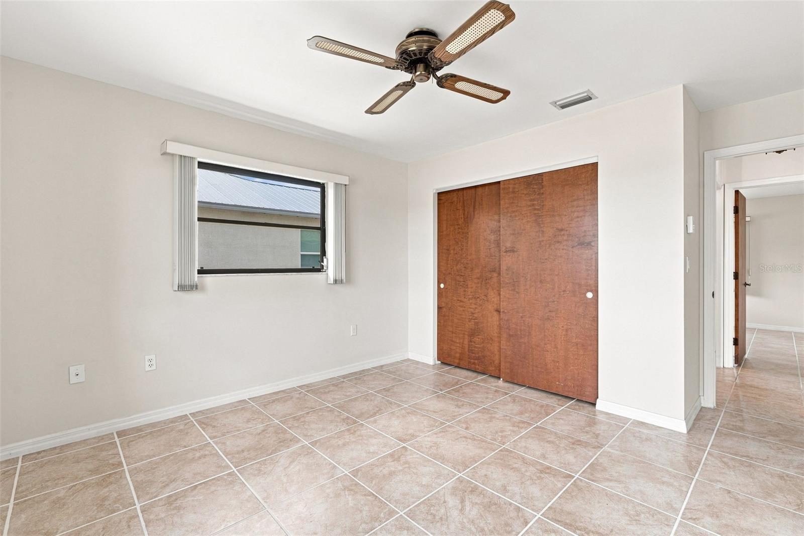 Second bedroom with Ample Closet Space