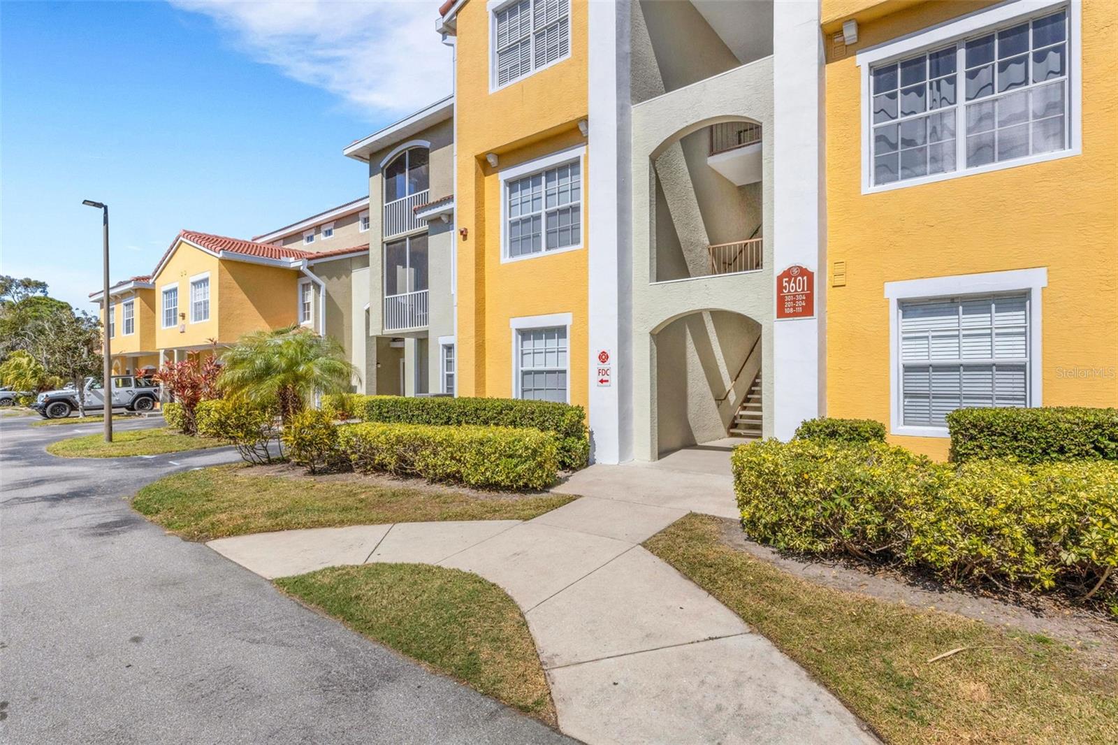 5601 Bentgrass Dr #10-202, Sarasota, FL 34235 — photo 2 of 41