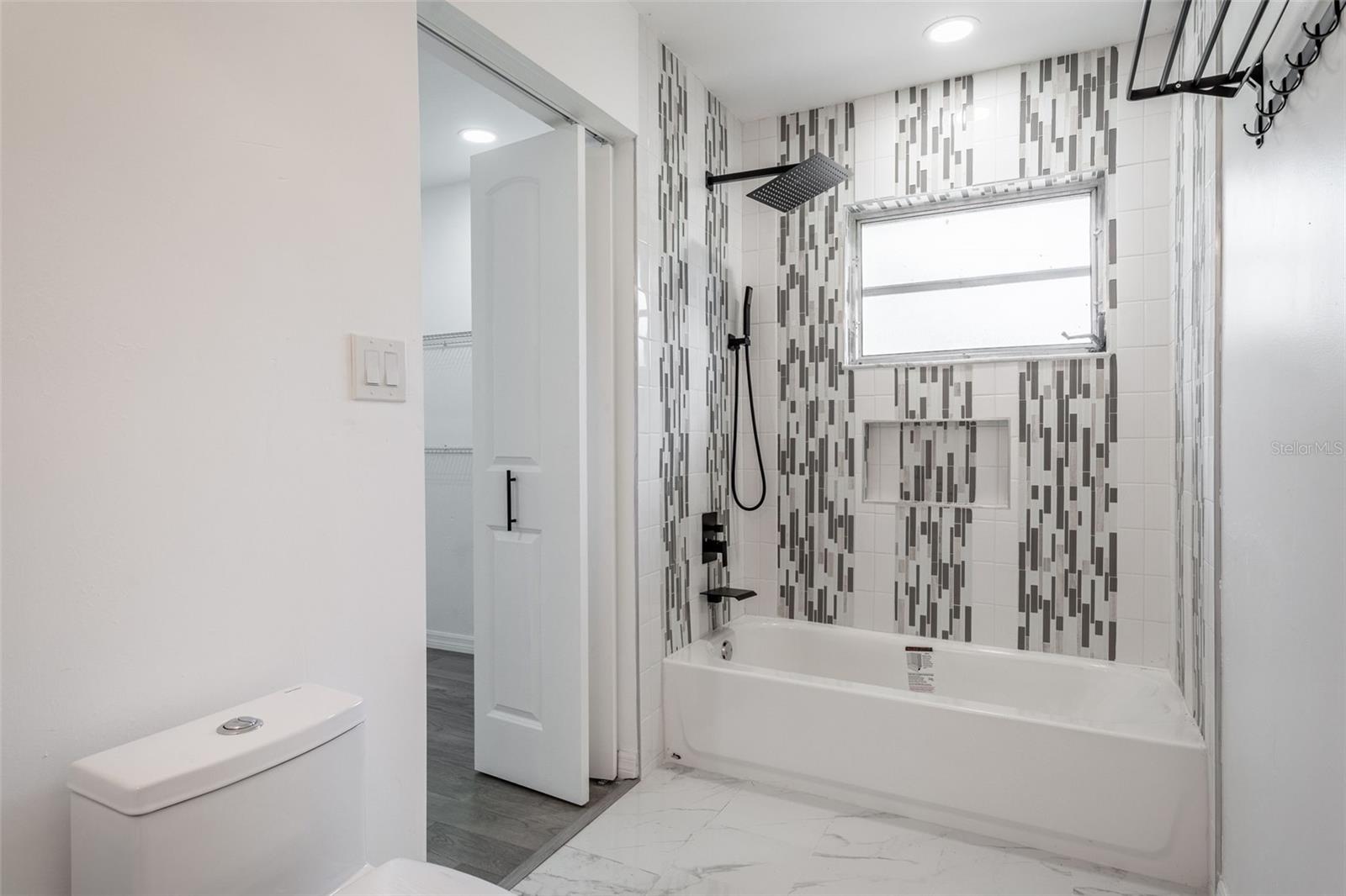 Primary En Suite