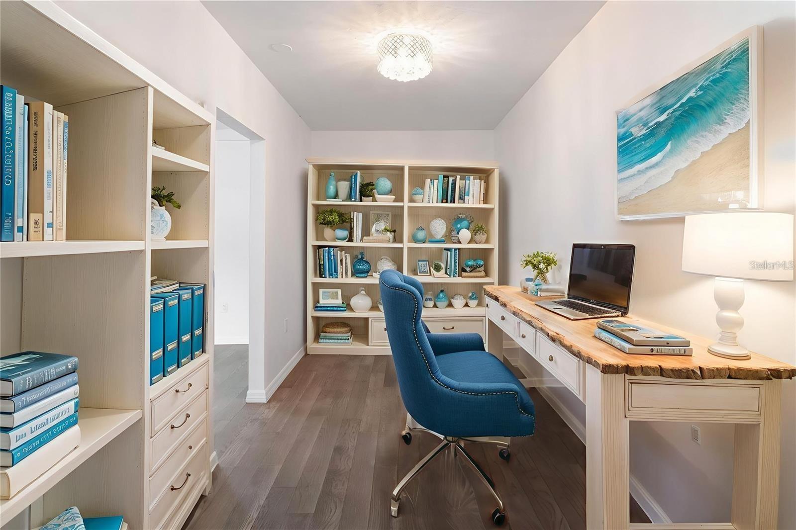 STAGED BONUS ROOM