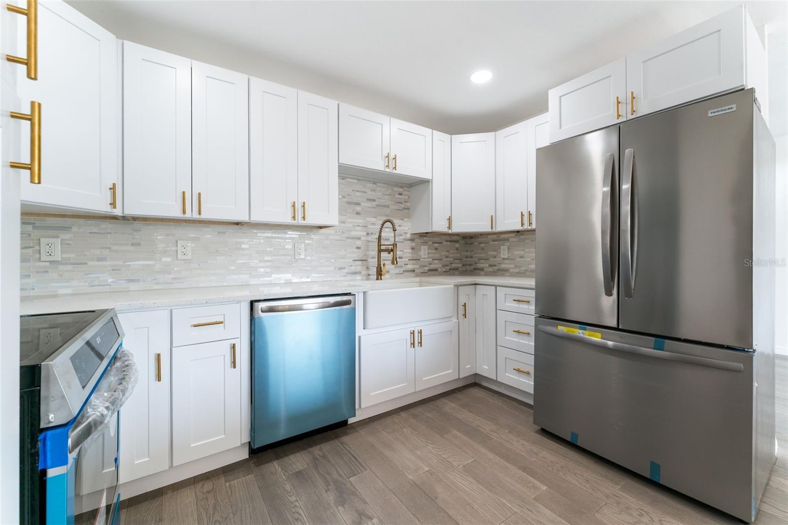 NEW KITCHEN