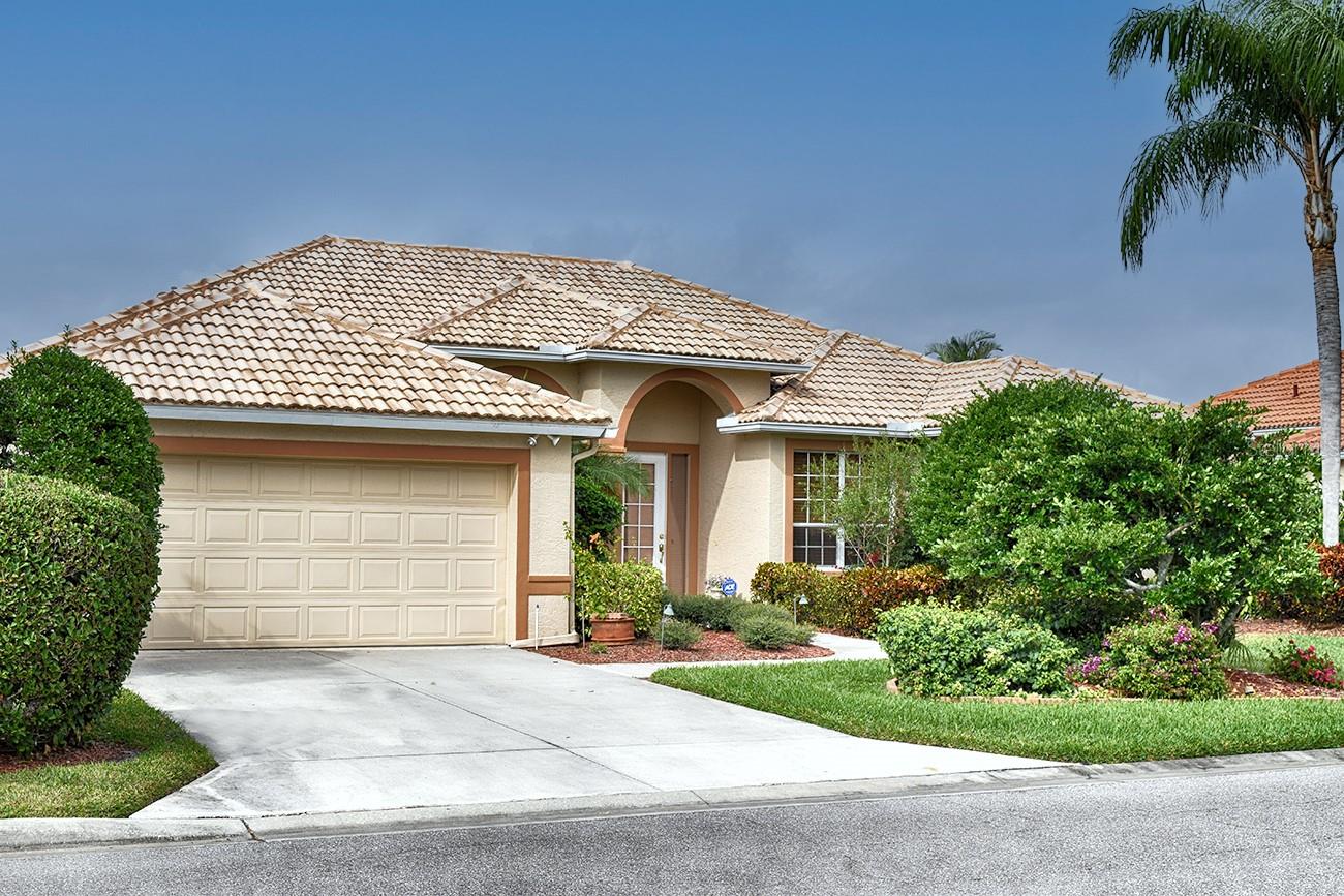 5113 Far Oak Cir, Sarasota, FL 34238 — photo 4 of 28