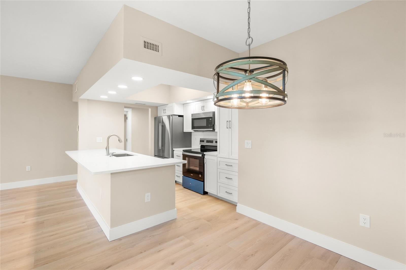 5823 Tidewood Ave #19, Sarasota, FL 34231 — photo 5 of 41