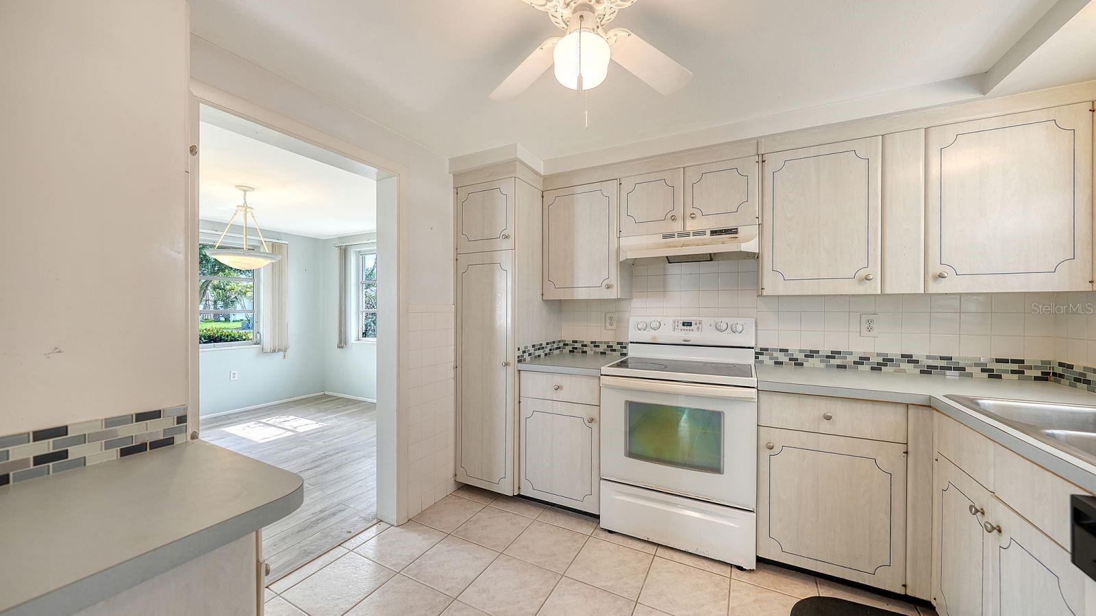 1523 Lakeside Dr #15, Venice, FL 34293 — photo 13 of 44