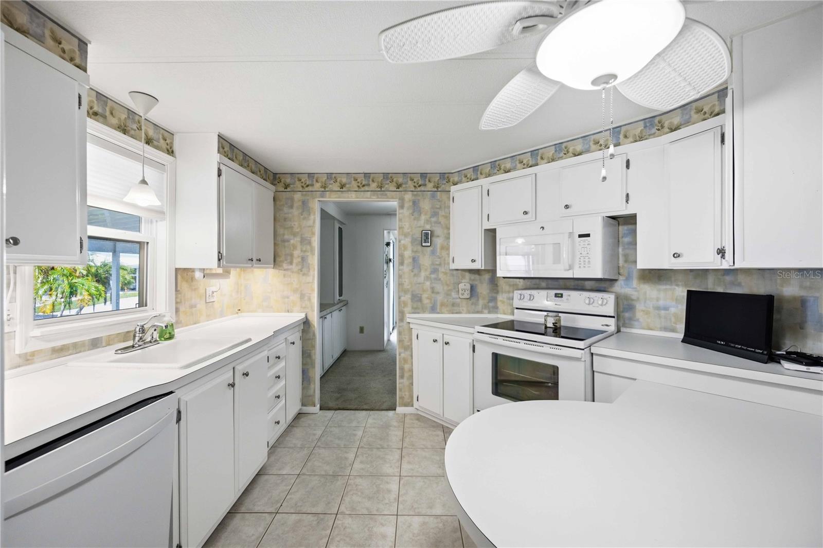 16 N Granada Plz, Englewood, FL 34223 — photo 14 of 39