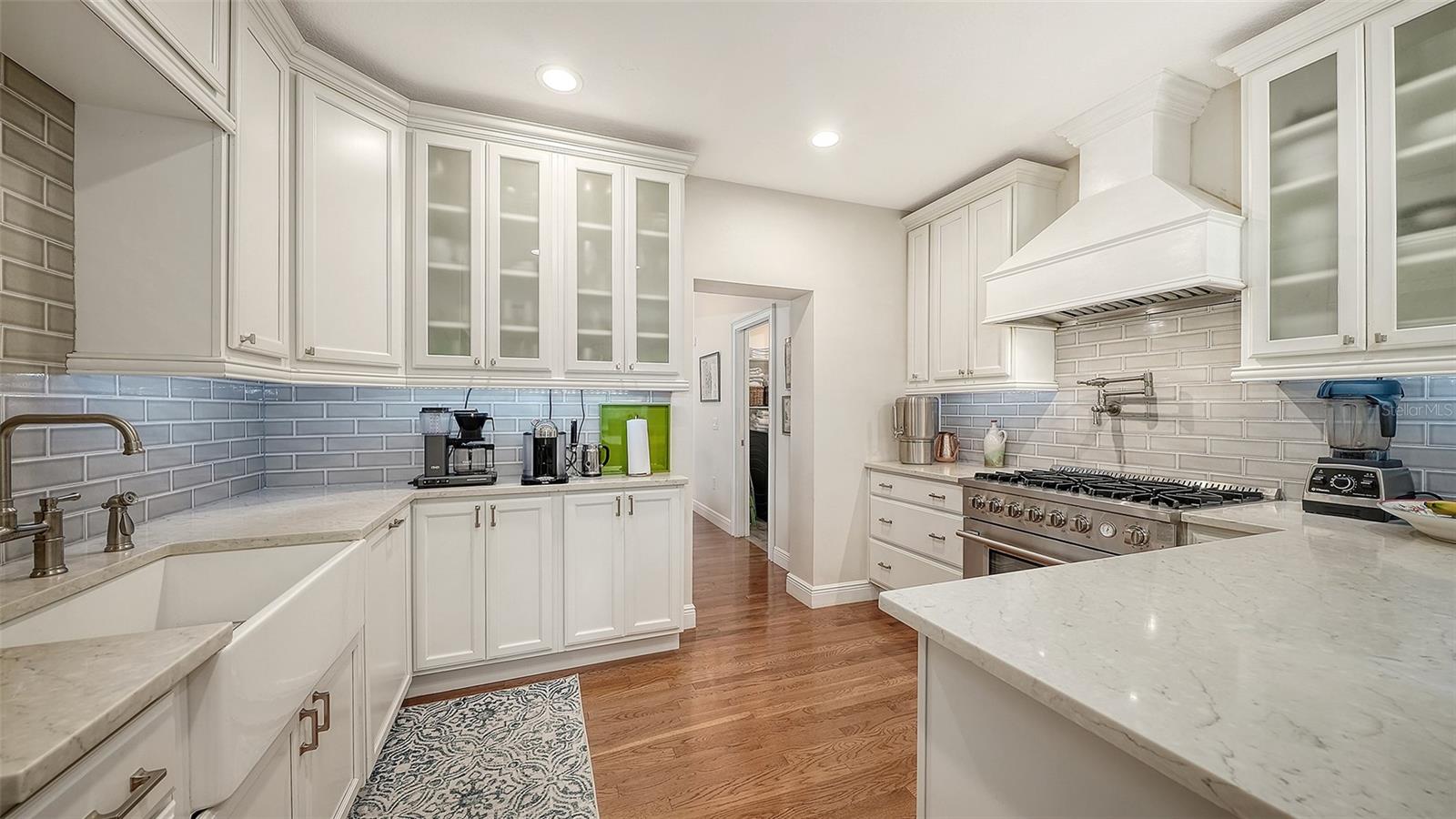 1685 6th St, Sarasota, FL 34236 — photo 13 of 60