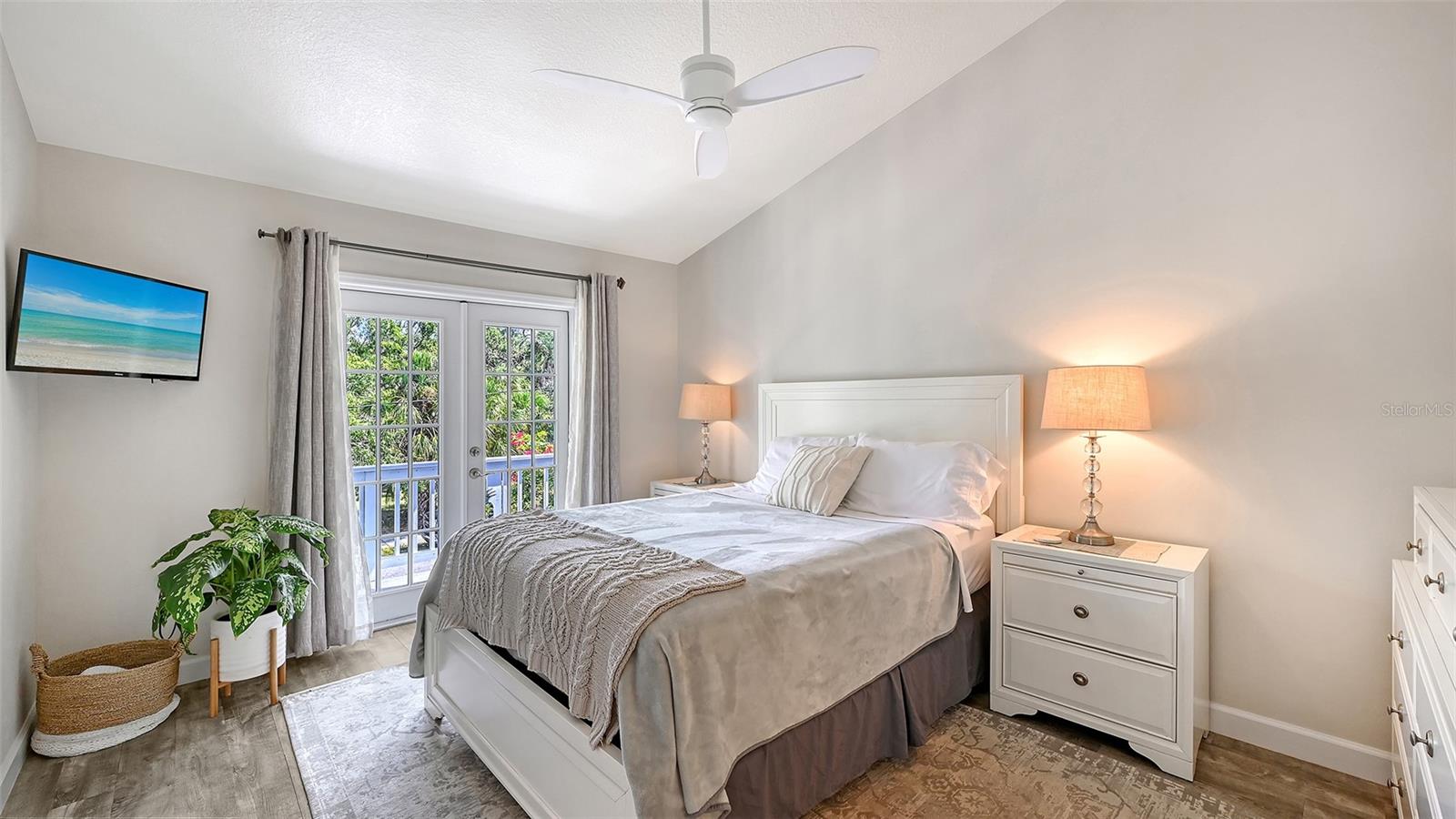 Pineapple Loft