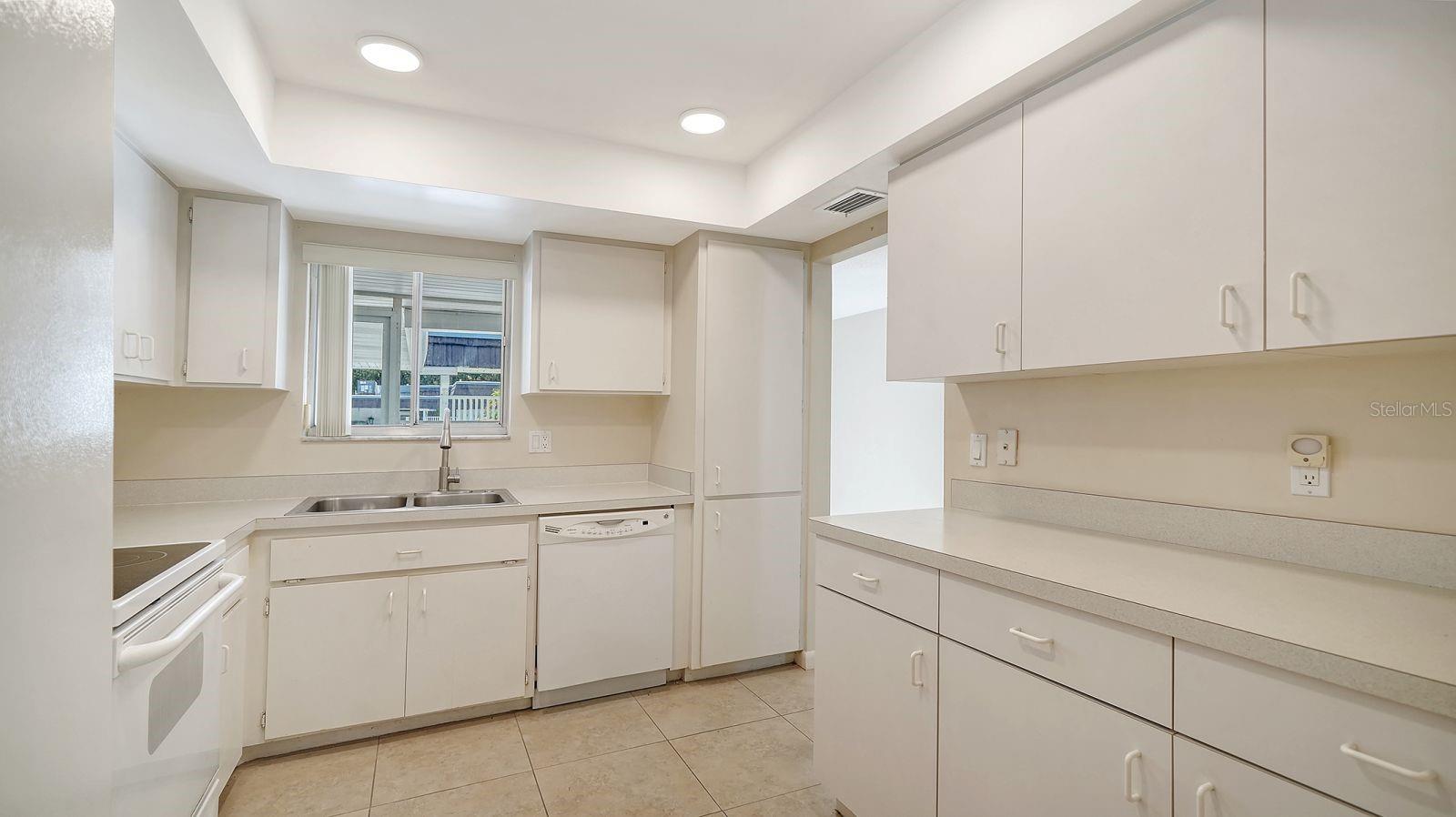 3961 Ashwood Ln #44, Sarasota, FL 34232 — photo 14 of 66