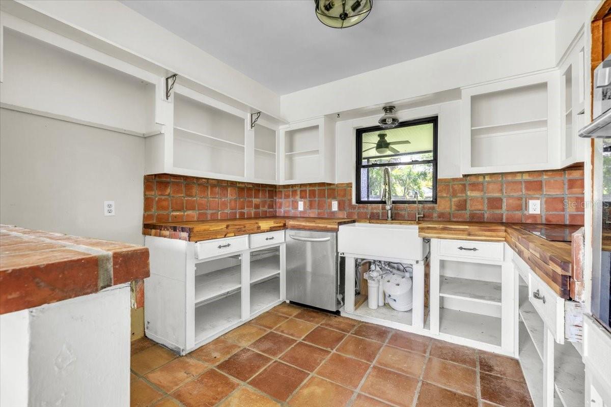 807 Lucille Ave, Nokomis, FL 34275 — photo 11 of 45