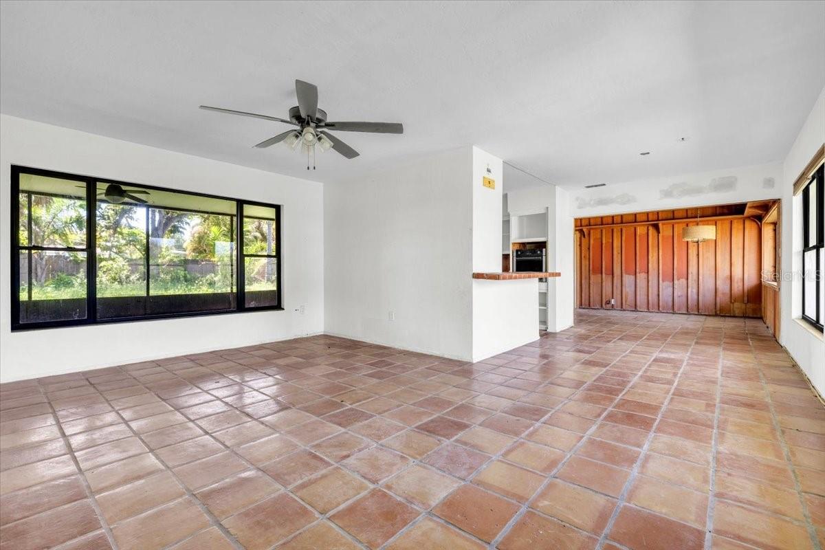 807 Lucille Ave, Nokomis, FL 34275 — photo 5 of 45