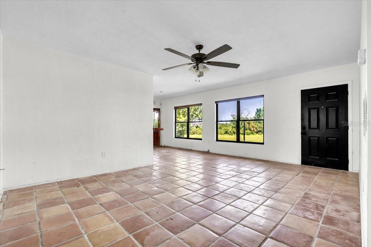 807 Lucille Ave, Nokomis, FL 34275 — photo 7 of 45
