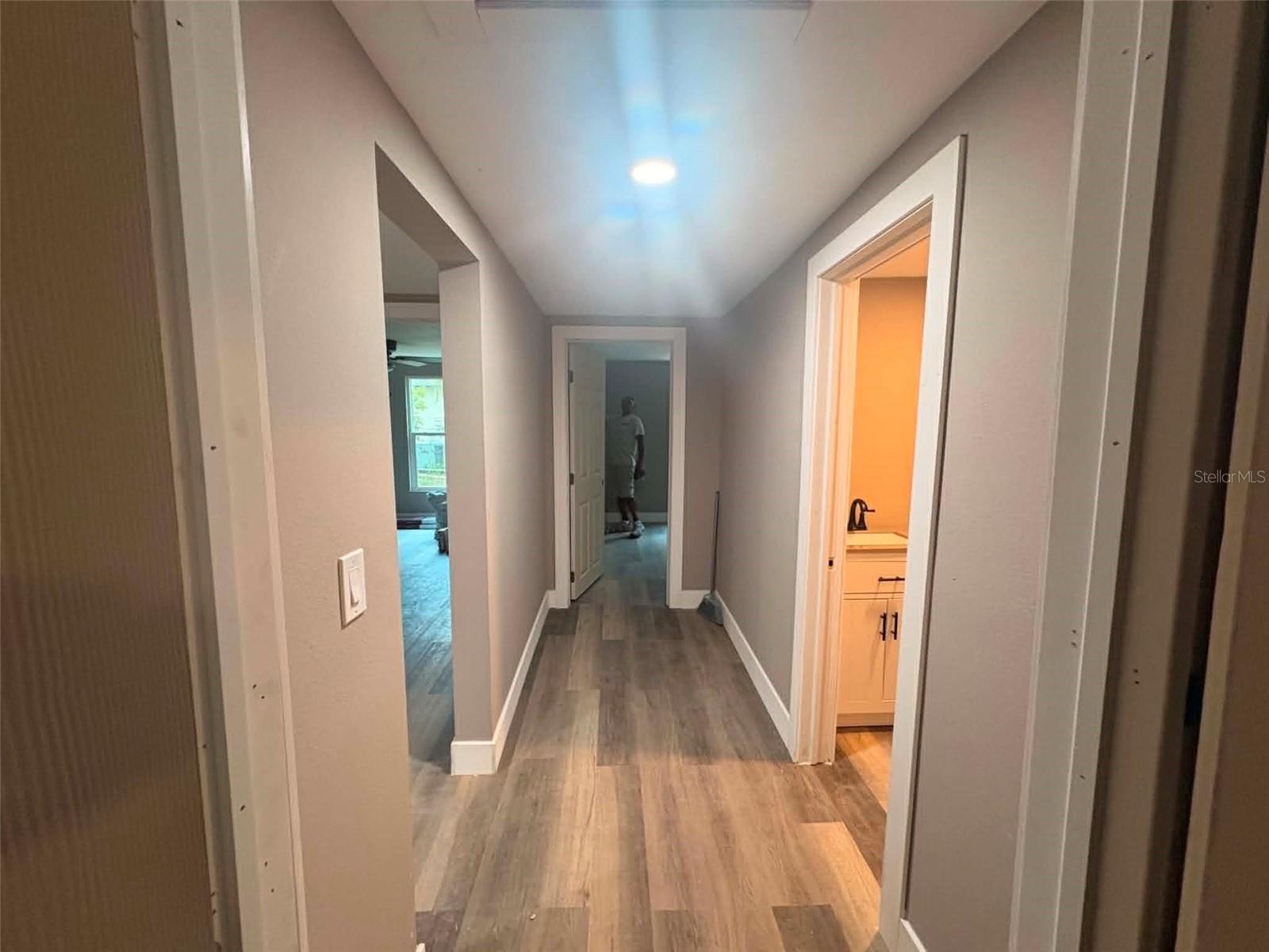 2509 Dixie Ave, Sarasota, FL 34234 — photo 9 of 15