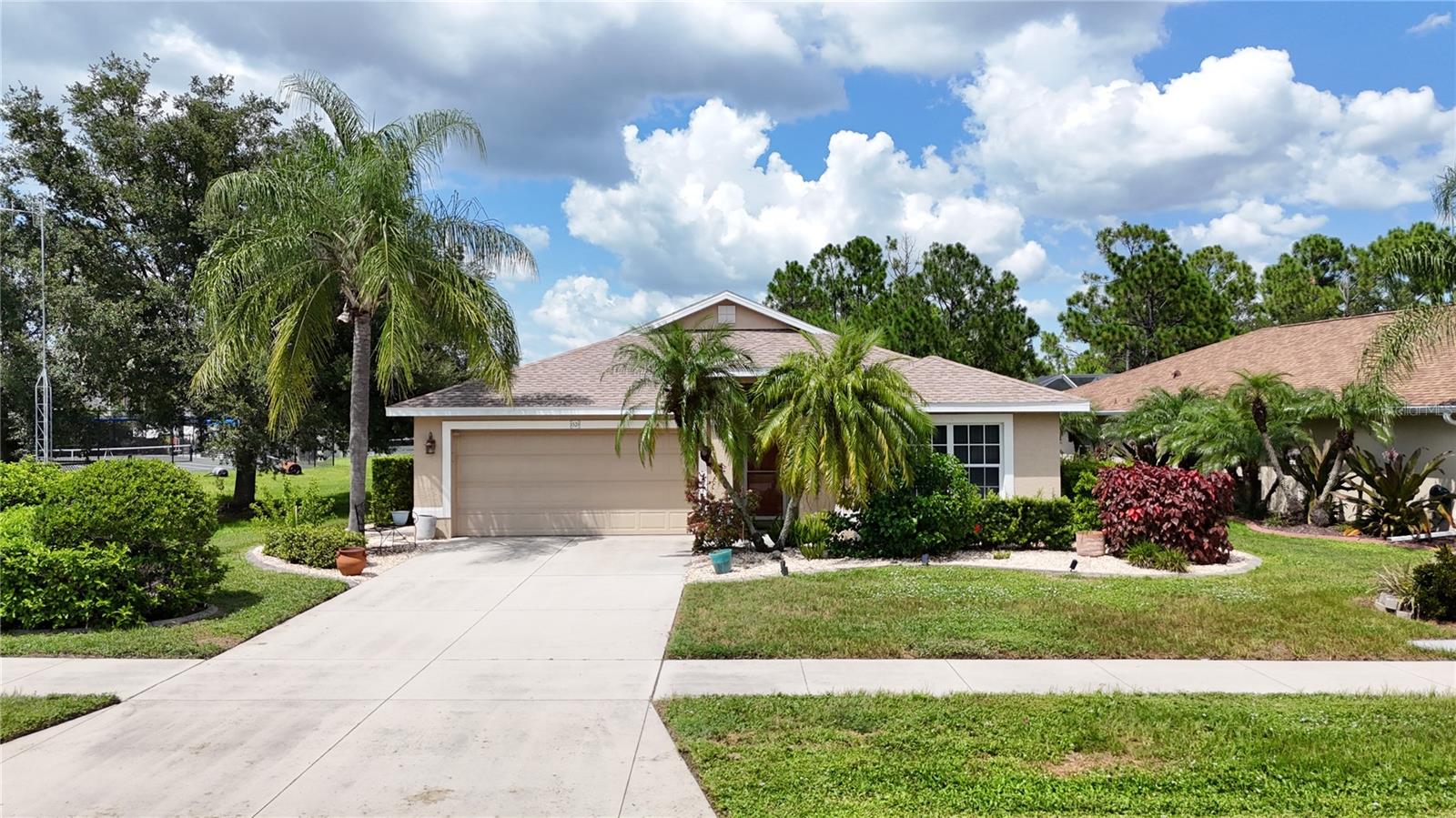 1520 Scarlett Ave