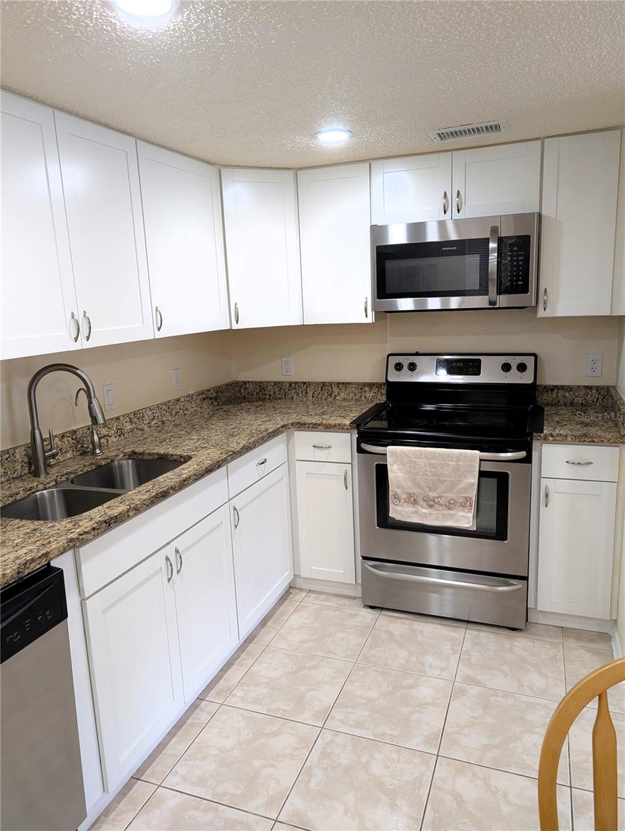 1051 Forrest Nelson Blvd #L204, Port Charlotte, FL 33952 — photo 9 of 22