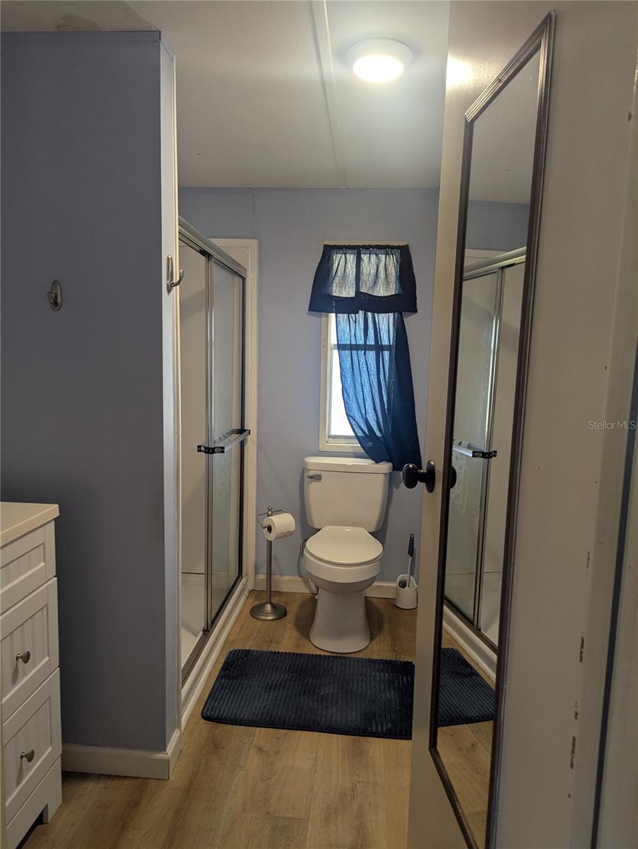 2nd Bathroom