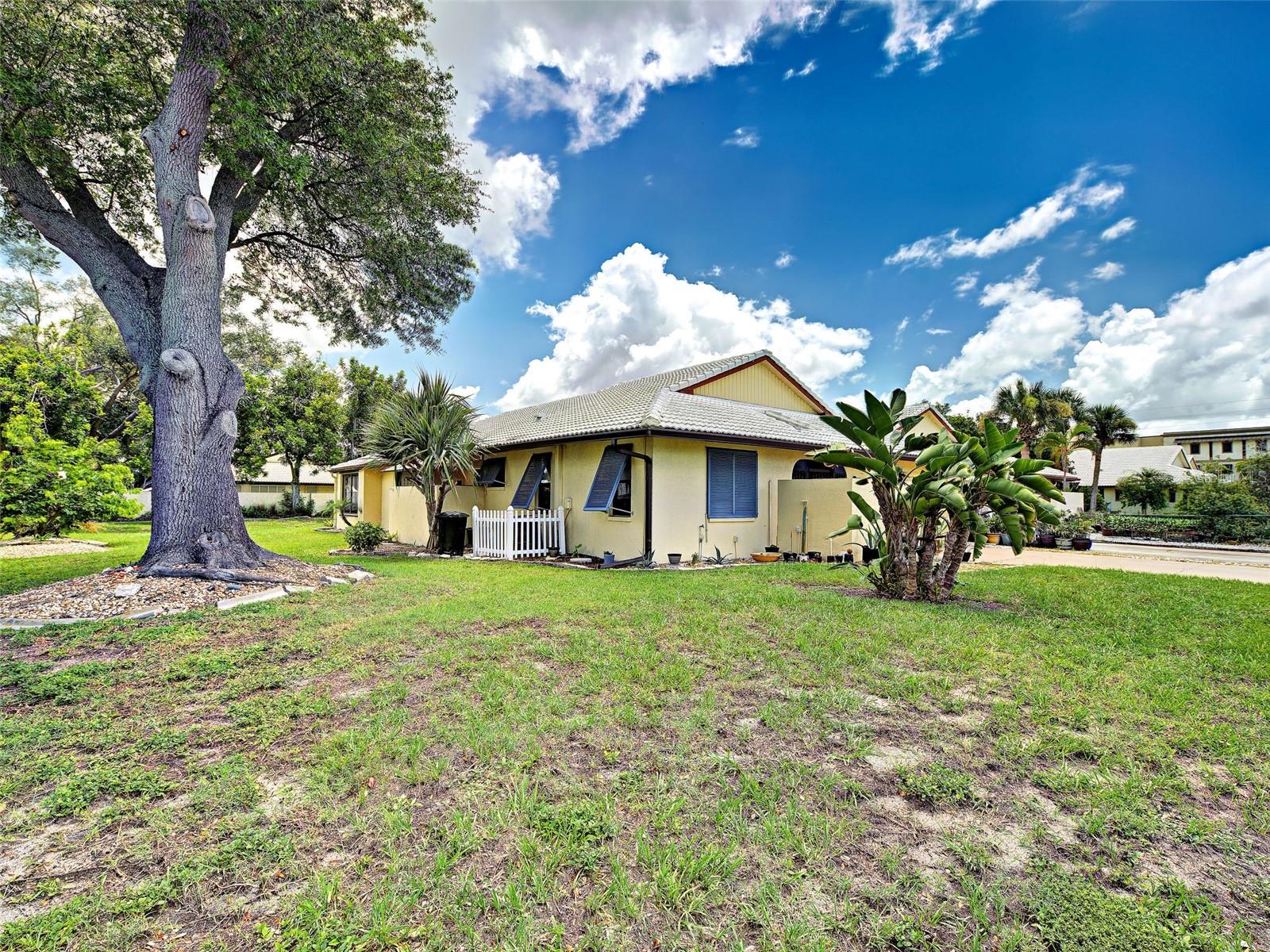 20 Idle Sands Dr, Venice, FL 34293 — photo 4 of 45