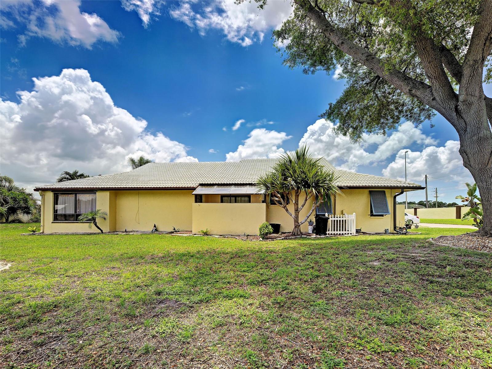 20 Idle Sands Dr, Venice, FL 34293 — photo 5 of 45
