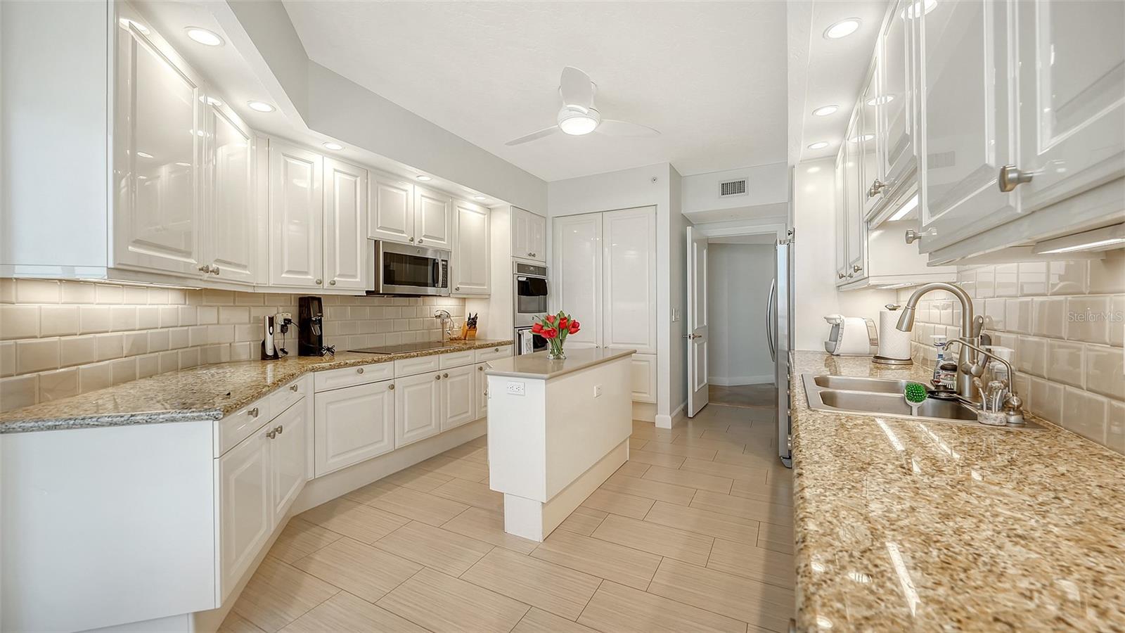 1241 Gulf of Mexico Dr #303, Longboat Key, FL 34228 — photo 25 of 78