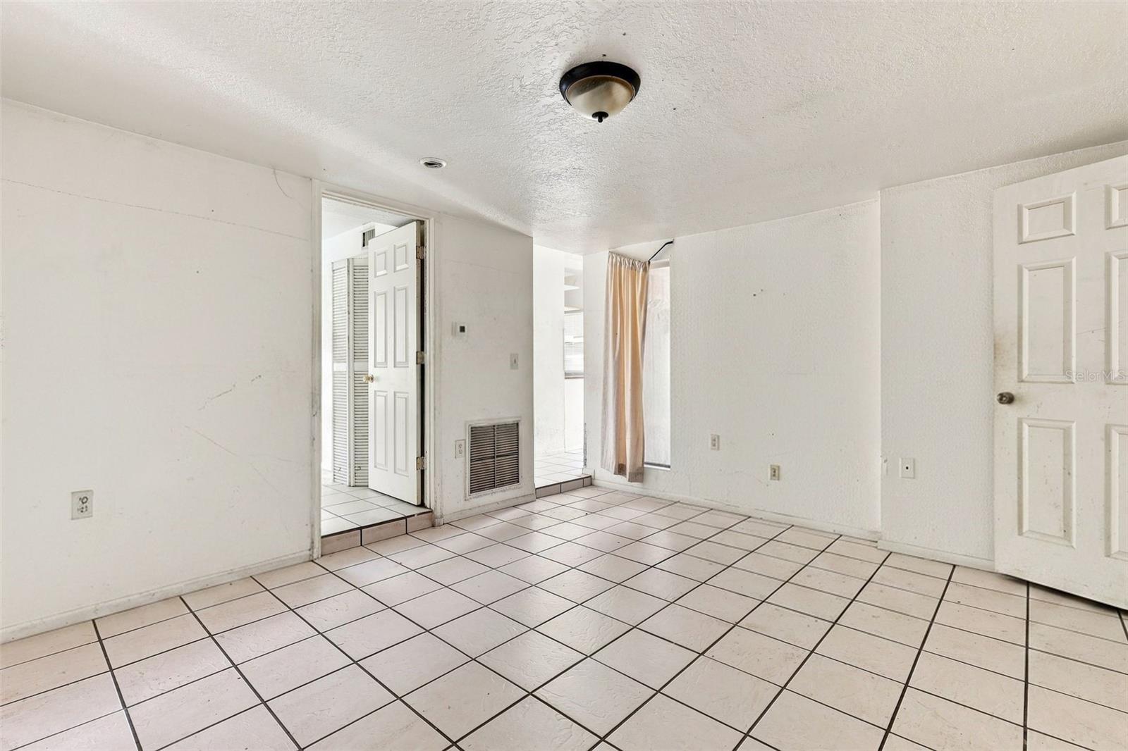 1672 10th St, Sarasota, FL 34236 — photo 14 of 29