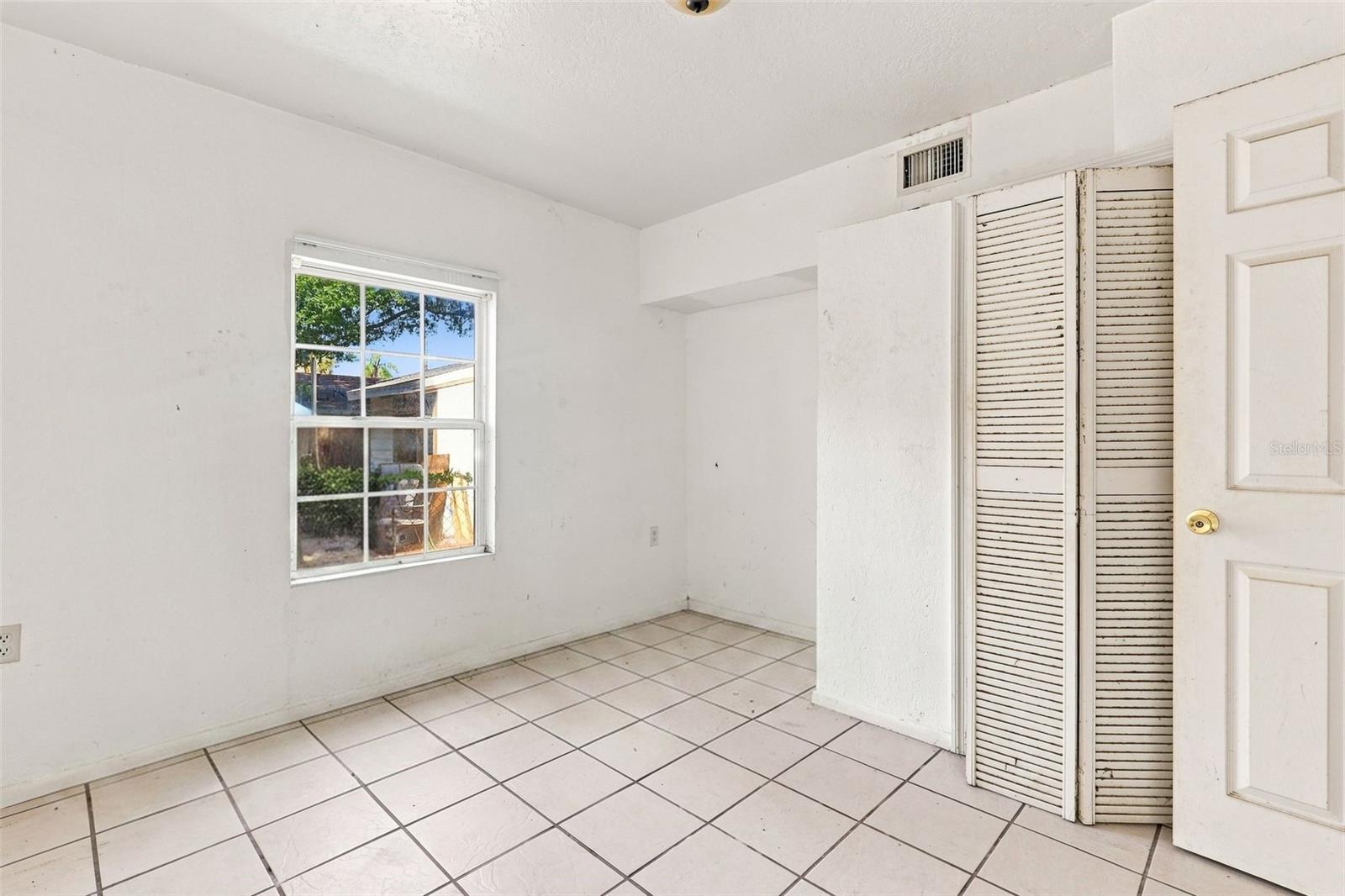 1672 10th St, Sarasota, FL 34236 — photo 15 of 29