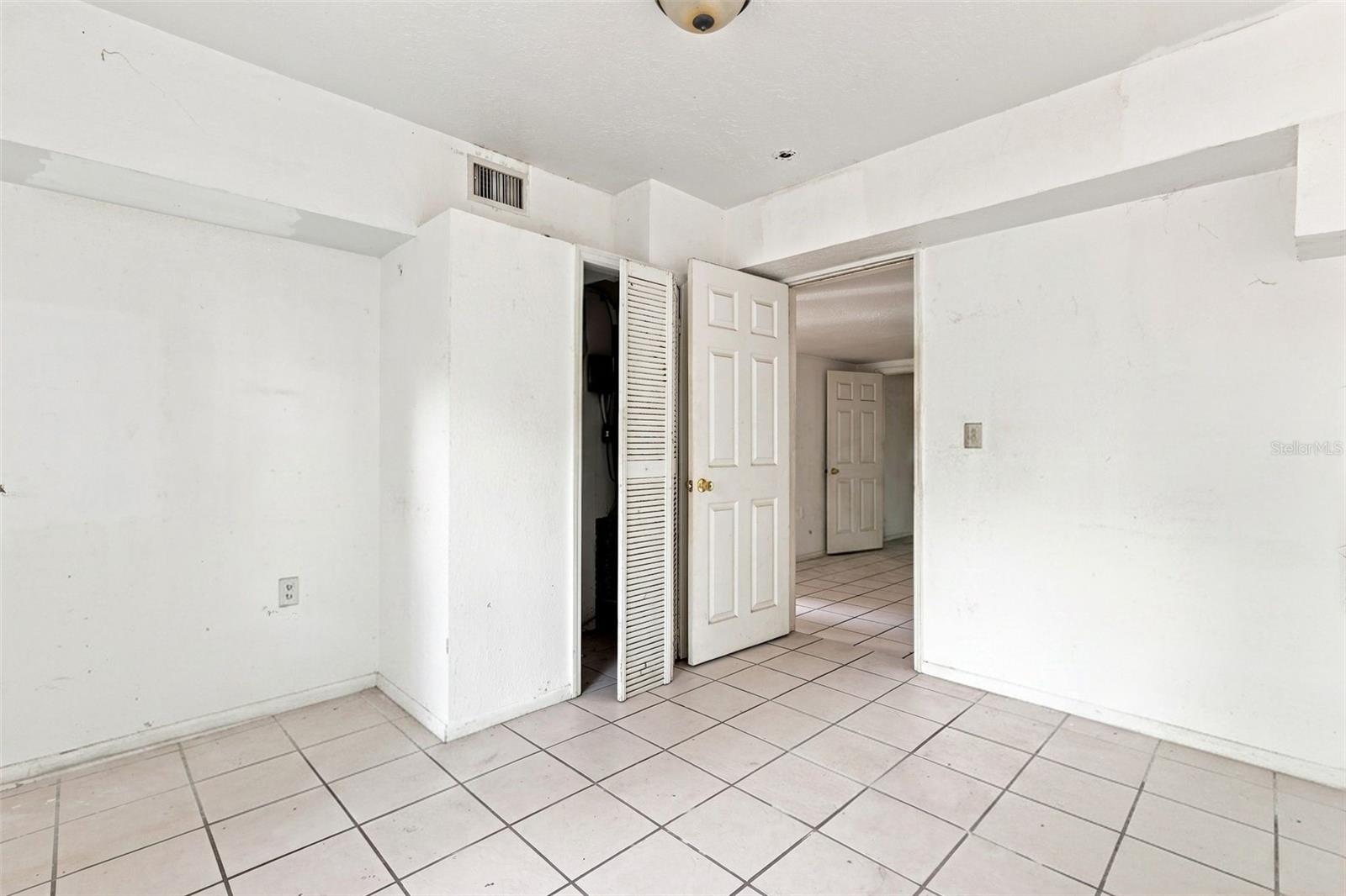 1672 10th St, Sarasota, FL 34236 — photo 16 of 29