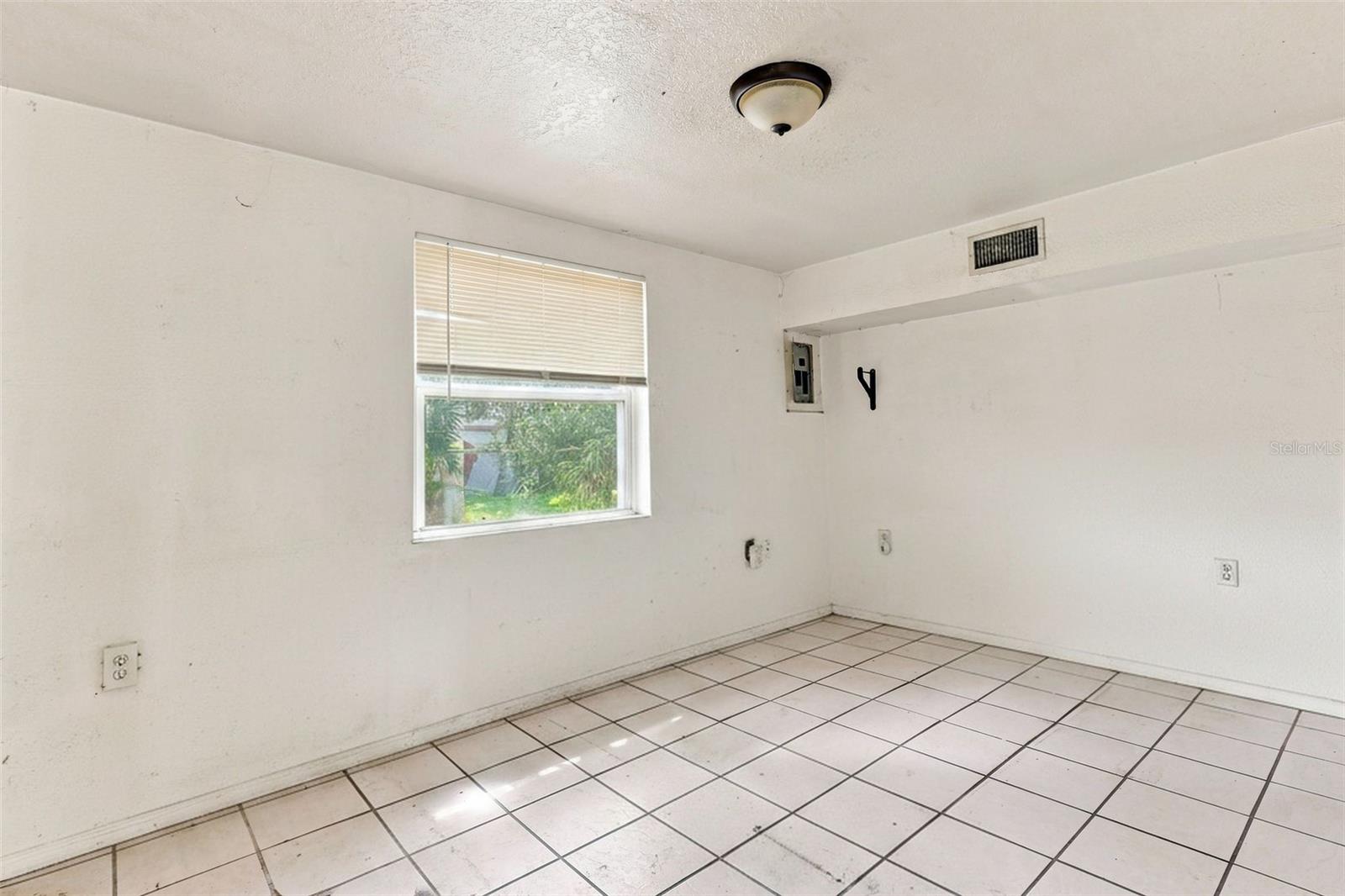 1672 10th St, Sarasota, FL 34236 — photo 17 of 29