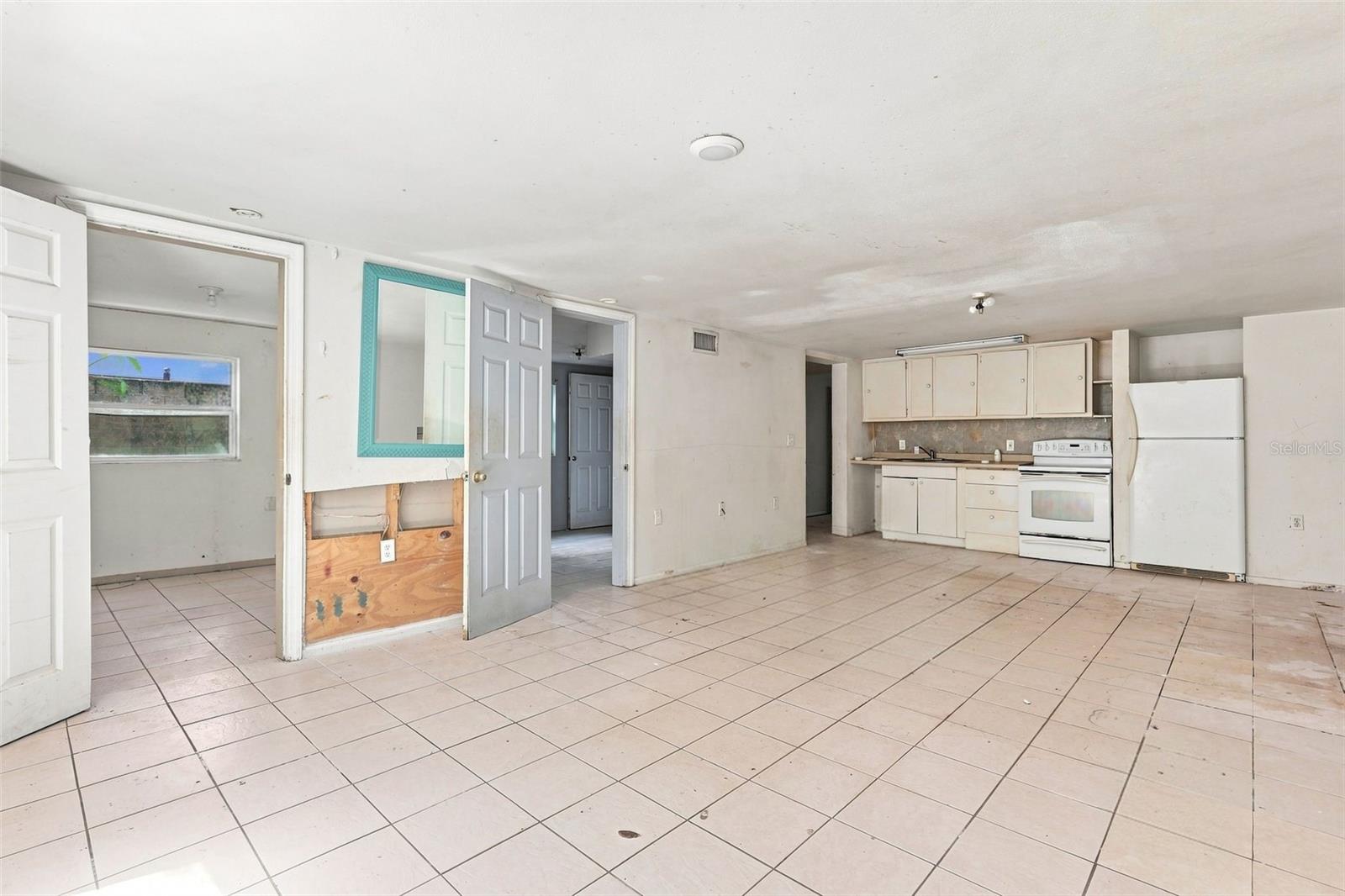 1672 10th St, Sarasota, FL 34236 — photo 7 of 29