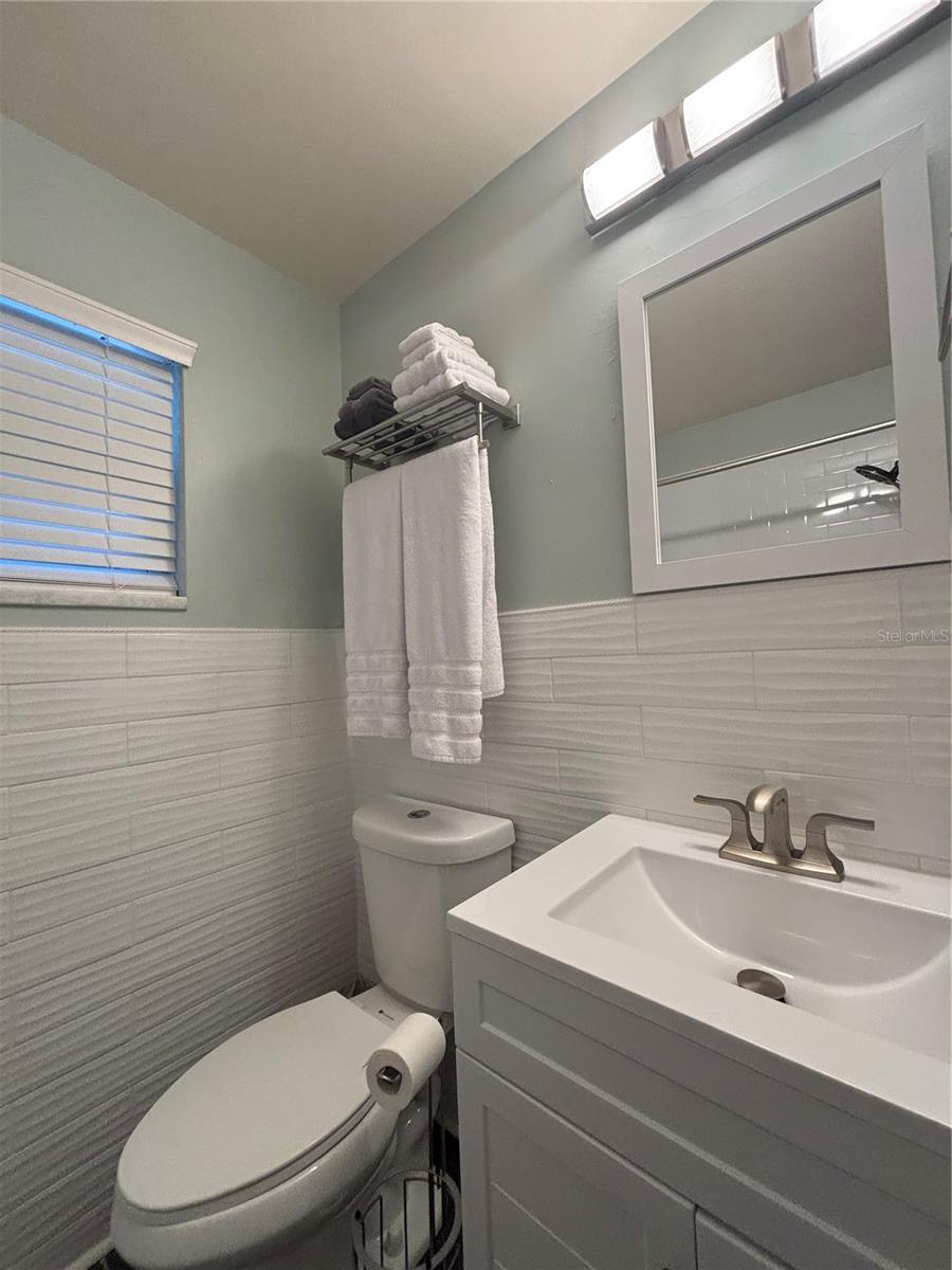 170 Roosevelt Dr #17, Sarasota, FL 34236 — photo 14 of 18