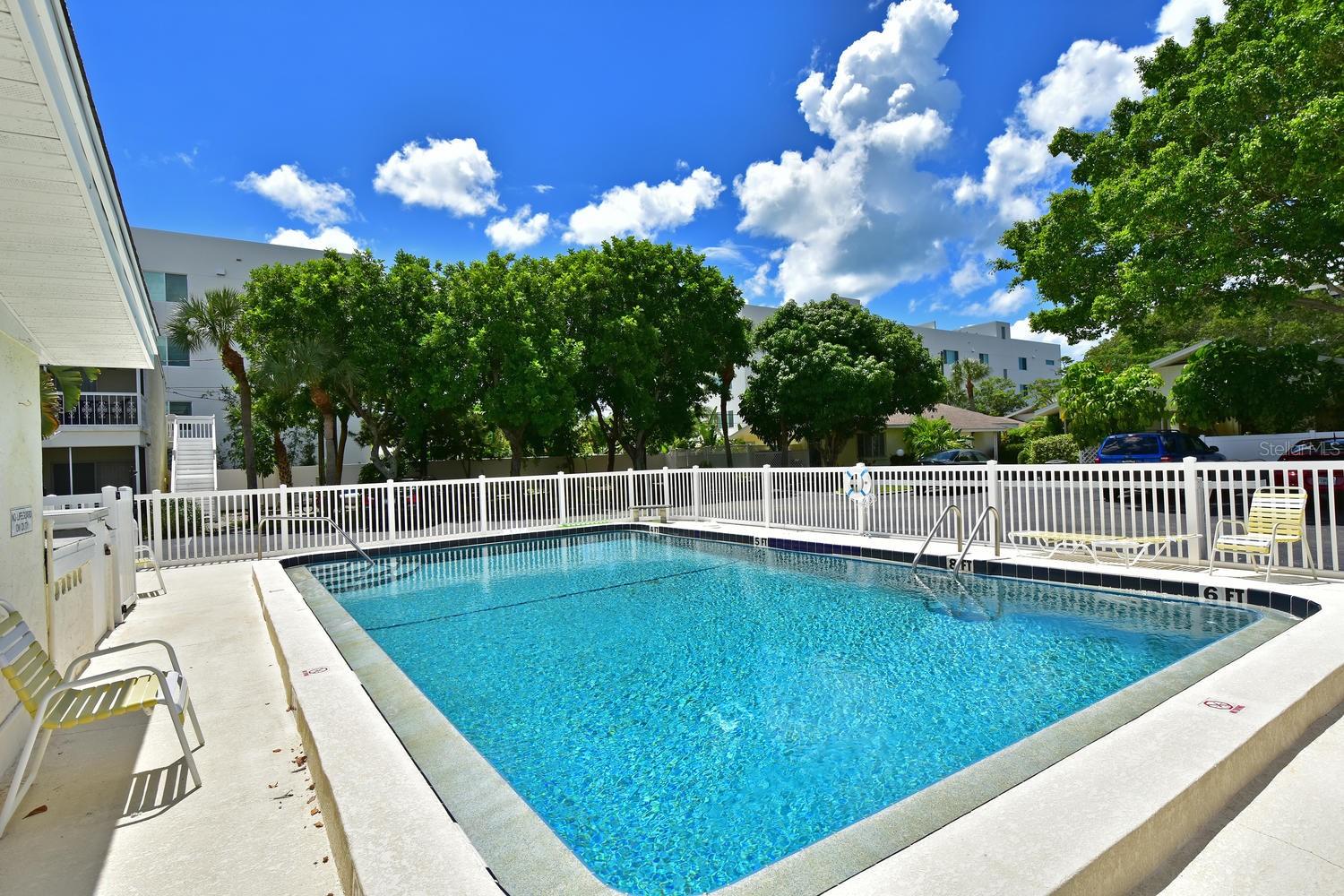 170 Roosevelt Dr #17, Sarasota, FL 34236 — photo 17 of 18