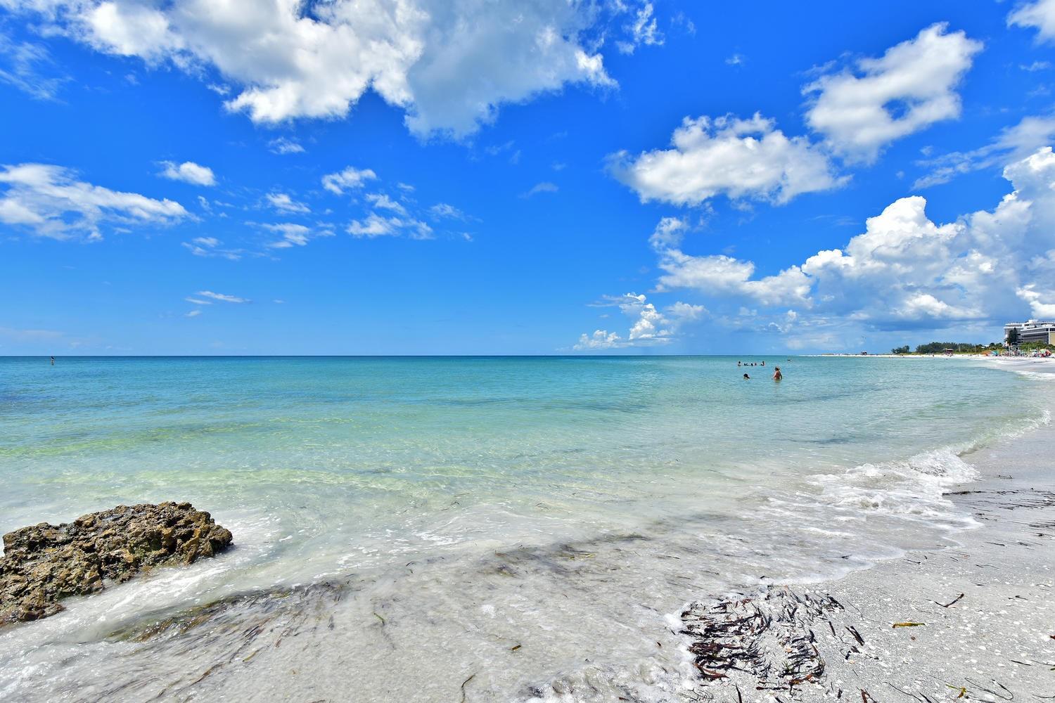 170 Roosevelt Dr #17, Sarasota, FL 34236 — photo 4 of 18