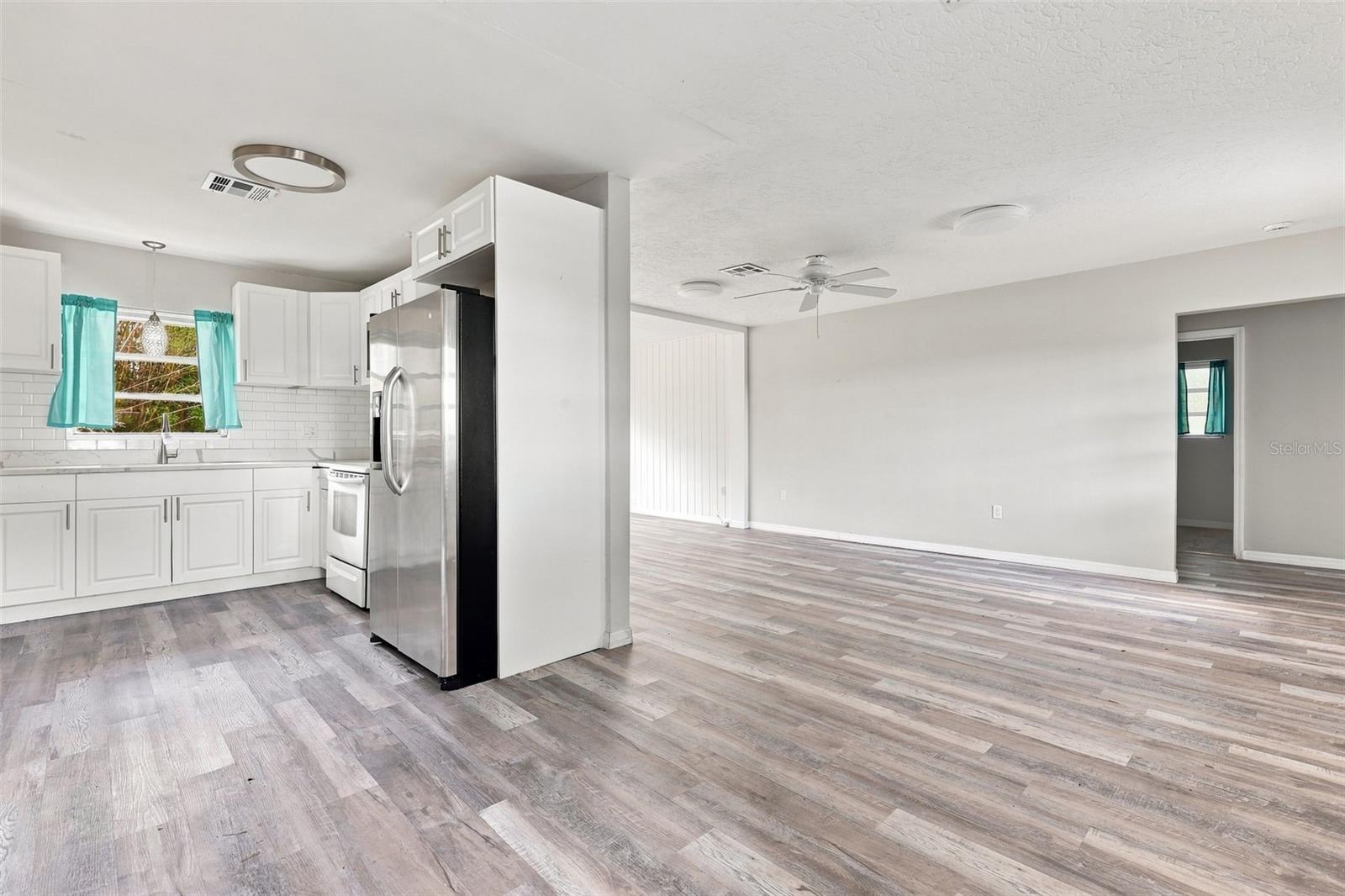 1840 Glengary St, Sarasota, FL 34231 — photo 9 of 30