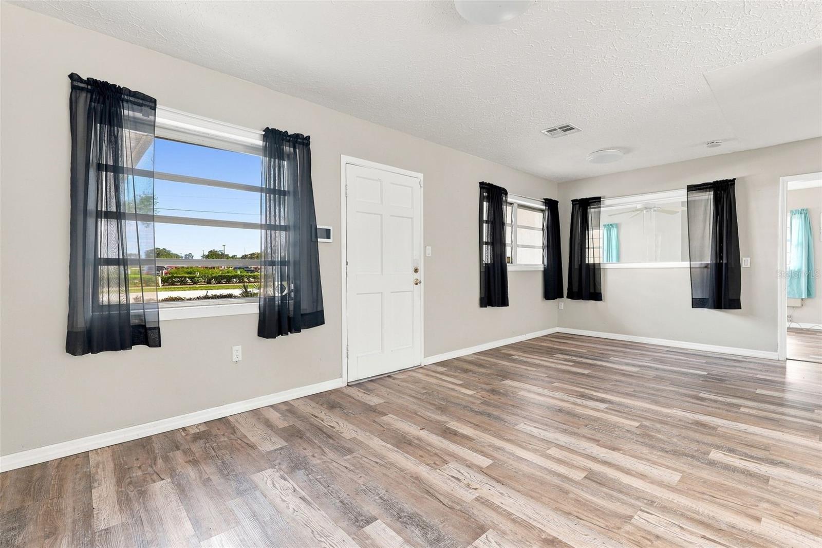 1840 Glengary St, Sarasota, FL 34231 — photo 10 of 30