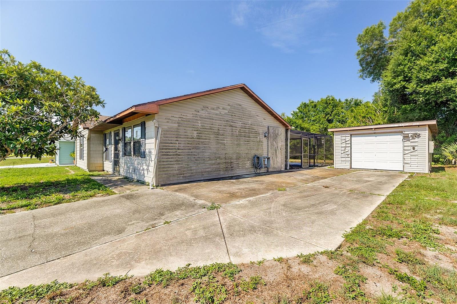 327 Harbor Blvd, Port Charlotte, FL 33954 — photo 12 of 34