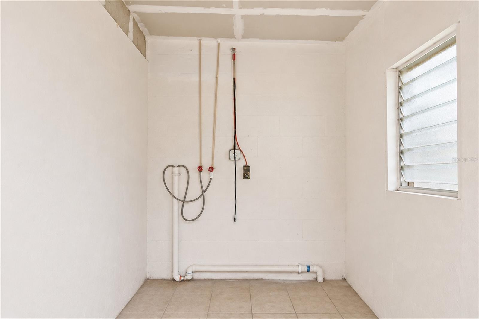 Out door laundry room