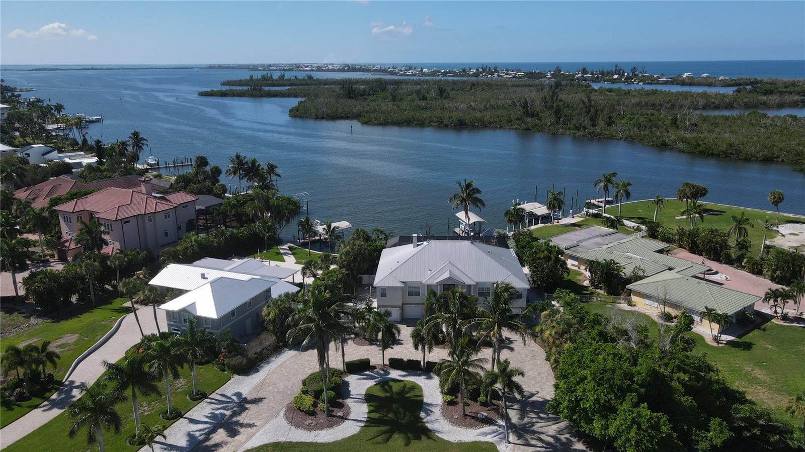 Great Boating And Fishing. Open Water To The Gulf Of America!