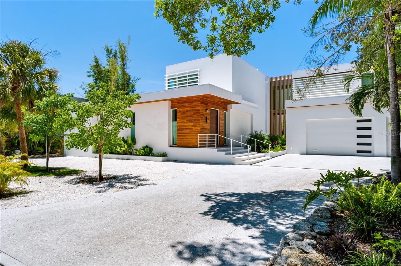 1355 Roberts Bay Ln, Sarasota, FL 34242 — photo 4 of 100