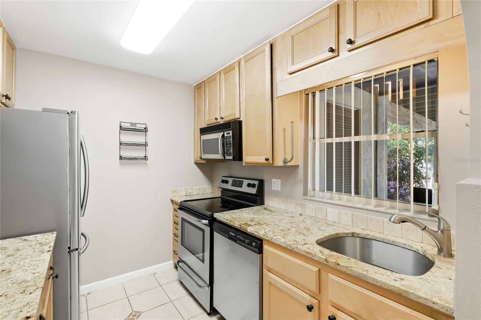 3365 Ramblewood Dr N #35C8, Sarasota, FL 34237 — photo 5 of 41