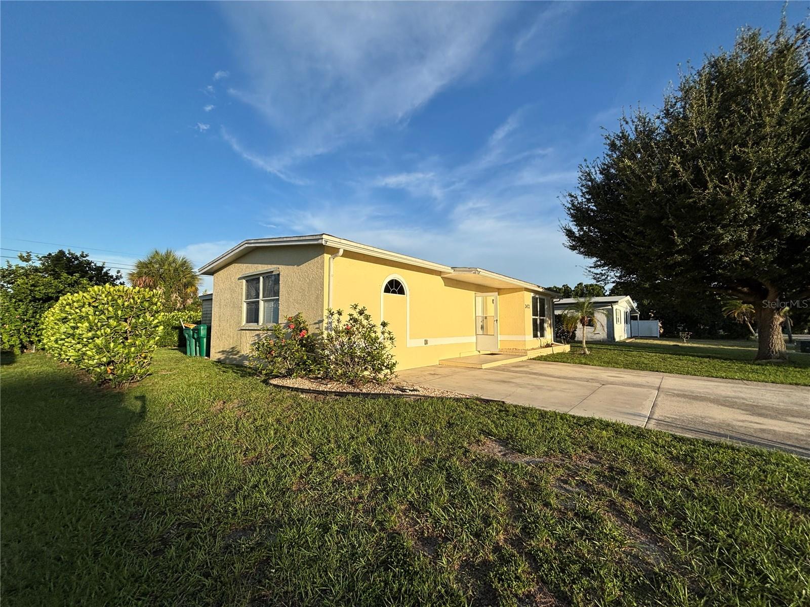 2472 Picnic St, Port Charlotte, FL 33952 — photo 4 of 29