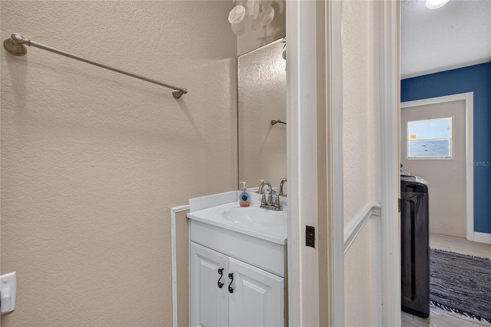 1/2 bath