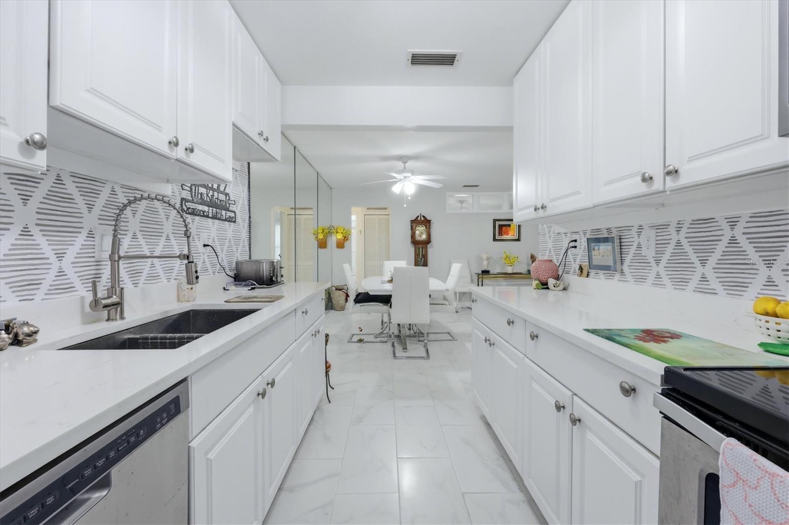 4160 Fruitville Rd #14, Sarasota, FL 34232 — photo 13 of 51