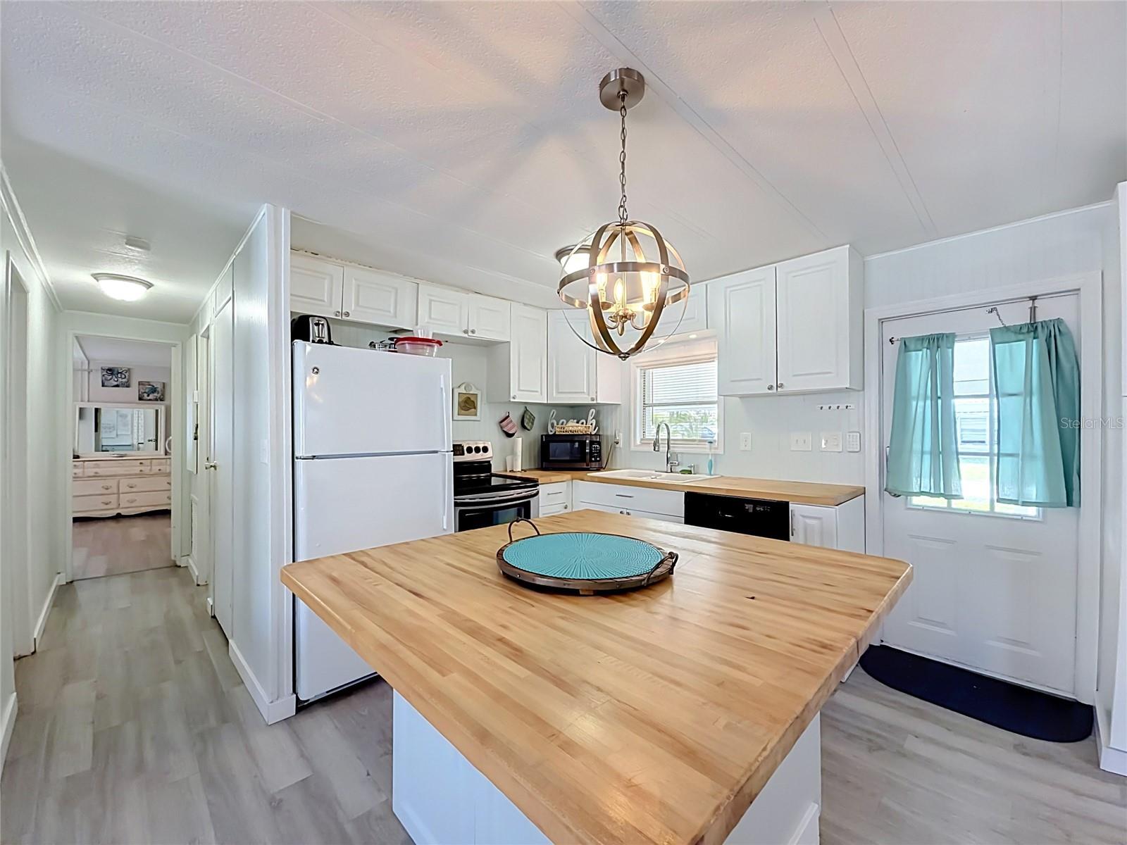 8207 Archie St, Englewood, FL 34224 — photo 15 of 42